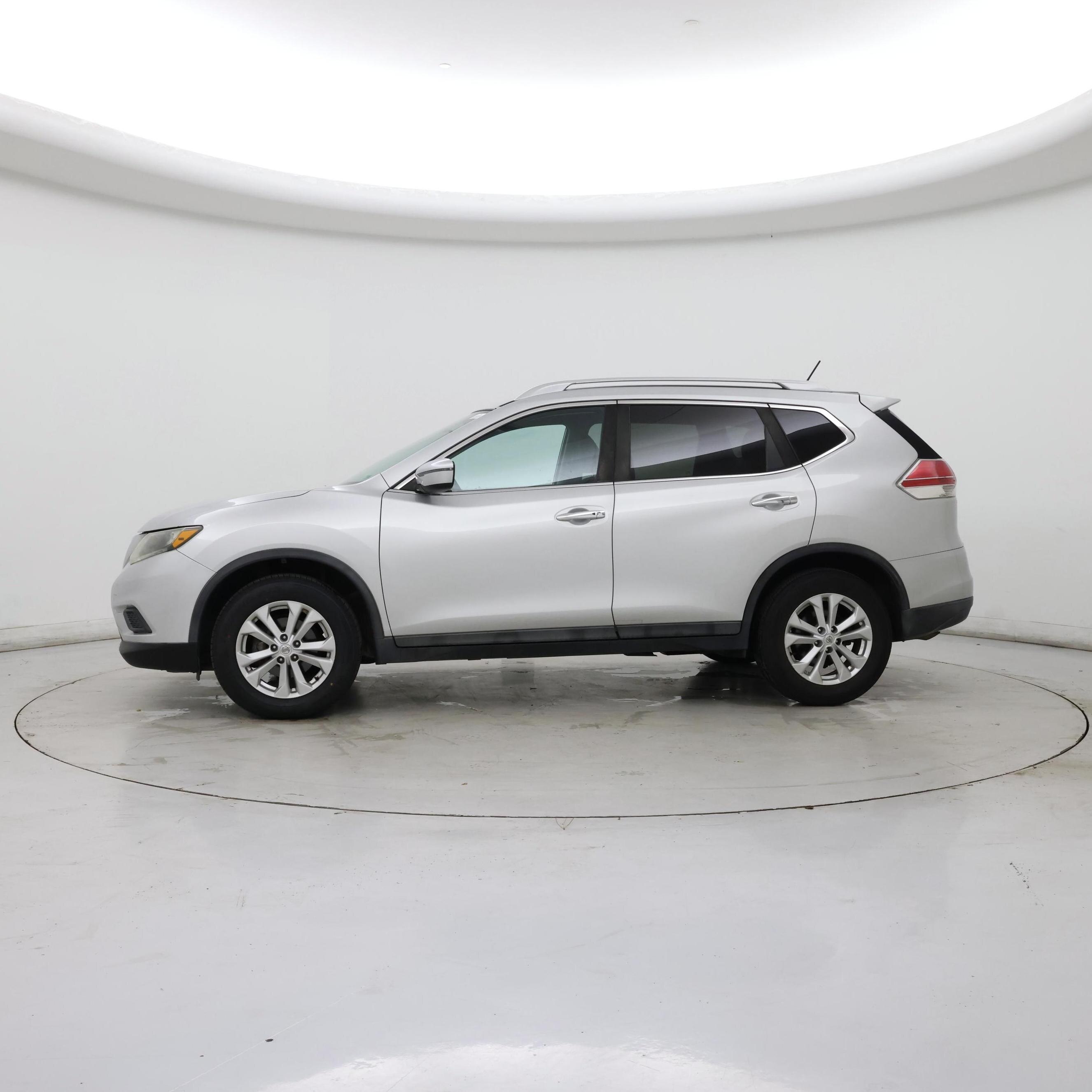 Thumbnail: 2016 Nissan Rogue - 3