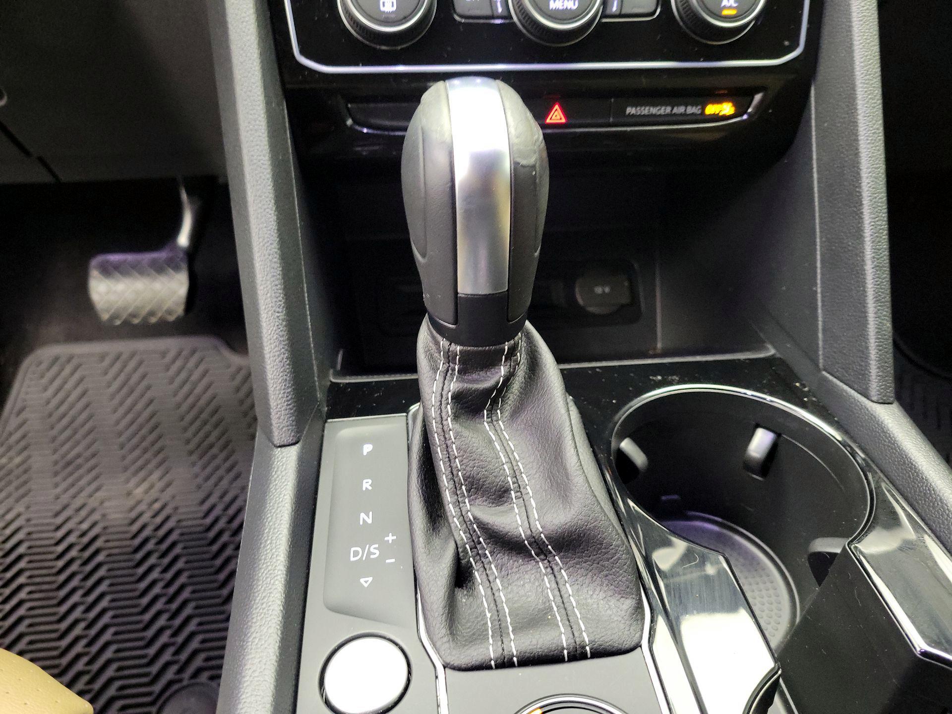 Thumbnail: 2023 Volkswagen Atlas - 16