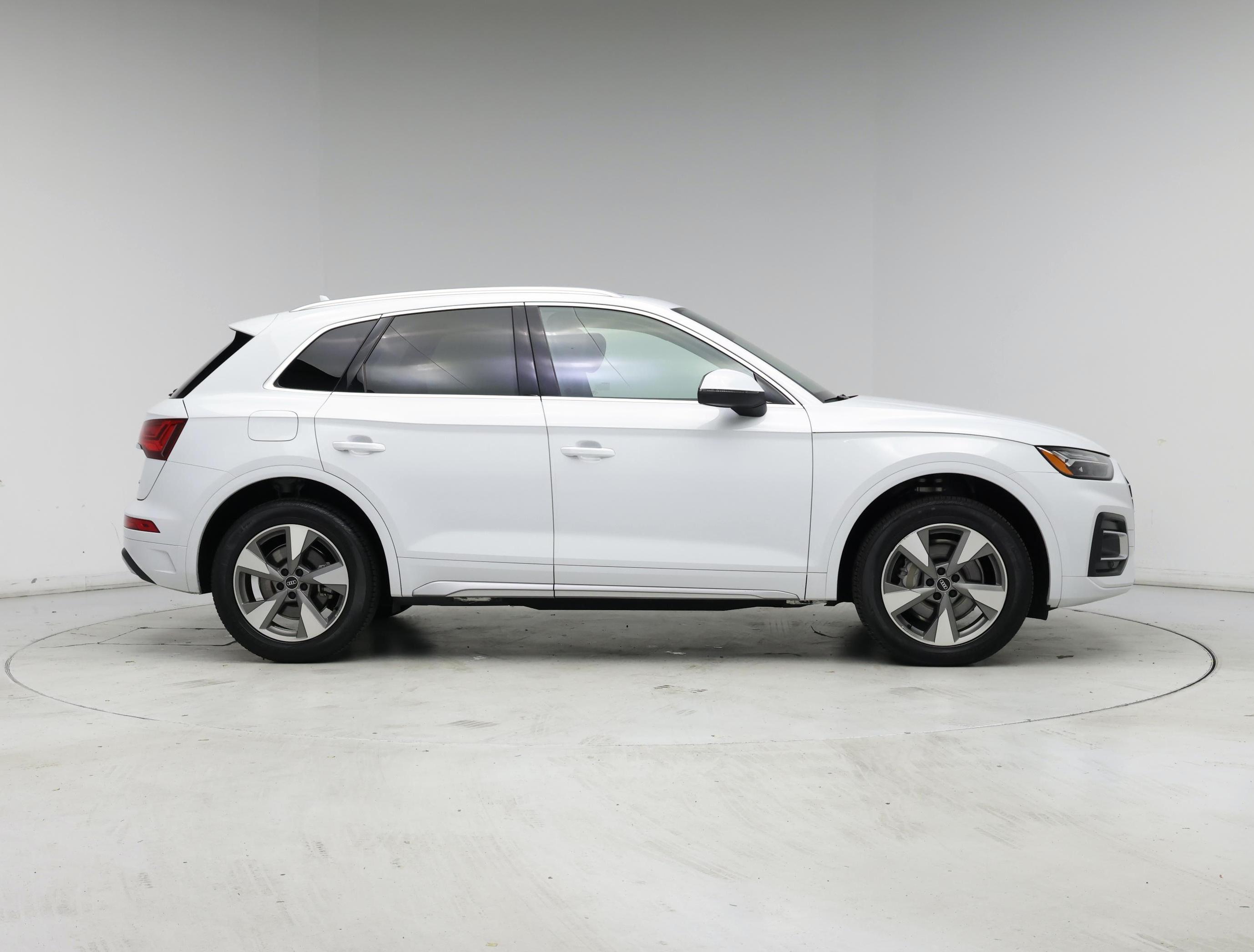 Thumbnail: 2022 Audi Q5 - 7