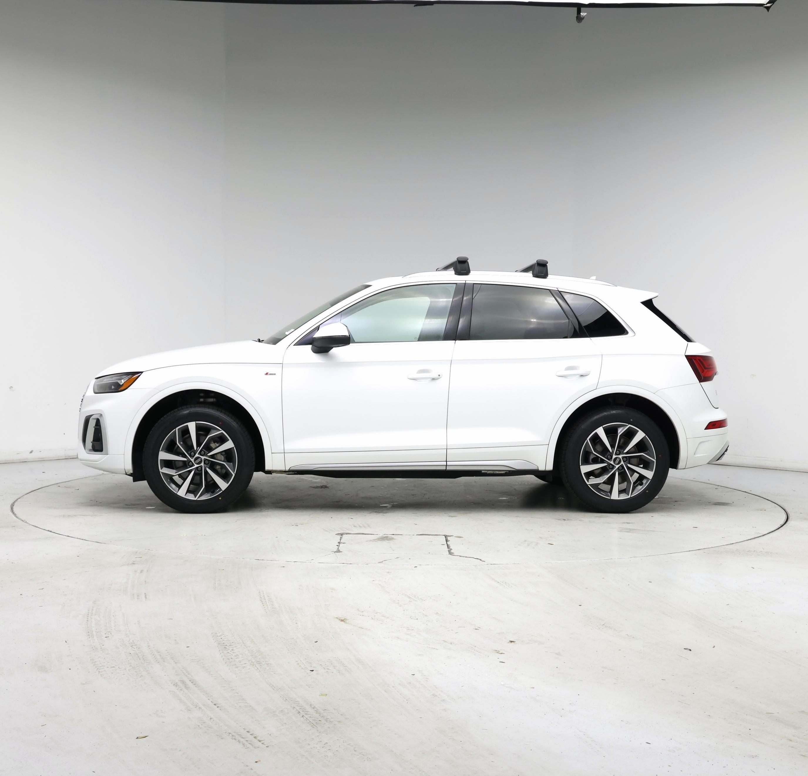 Thumbnail: 2022 Audi Q5 - 3