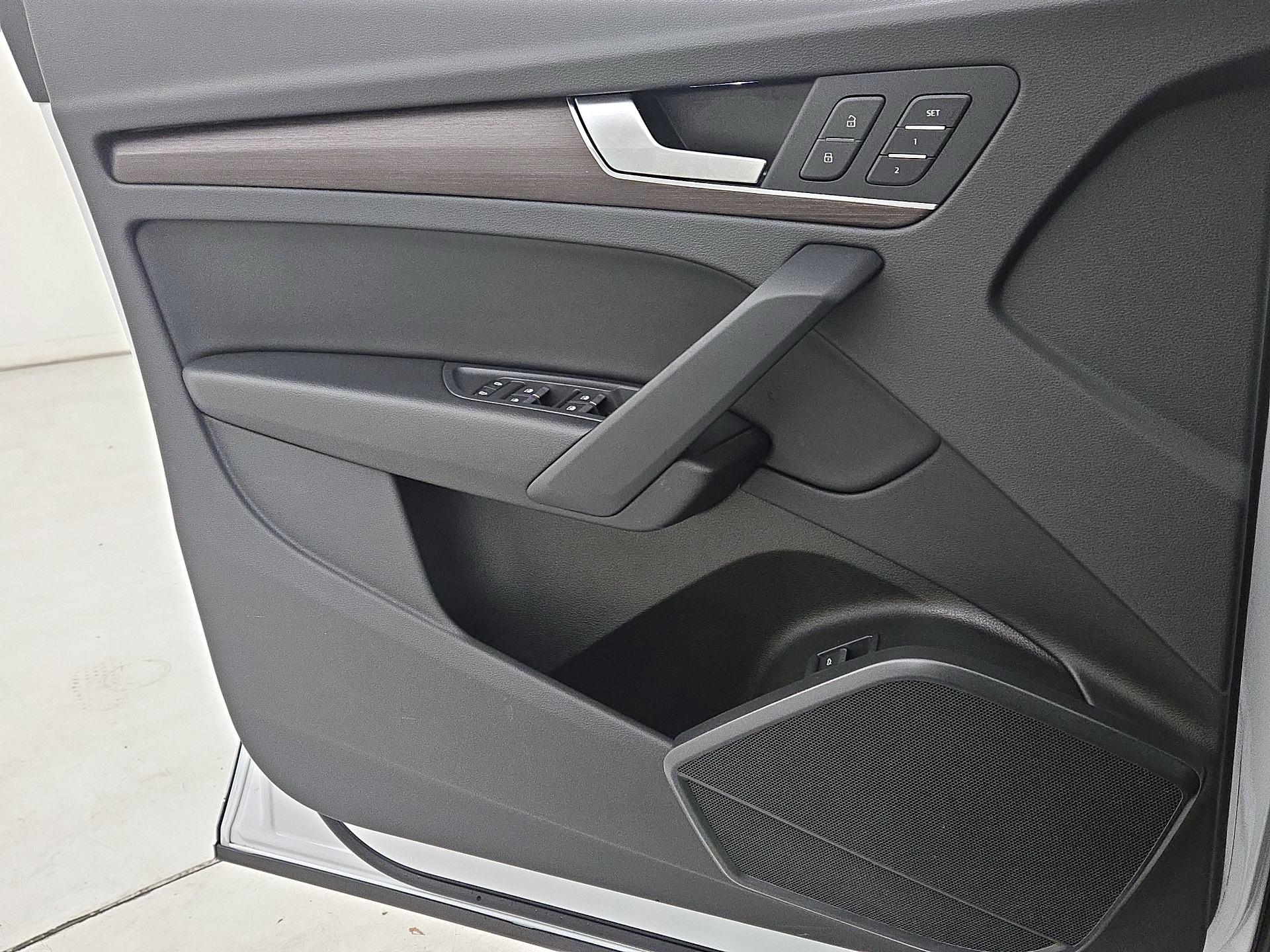 Thumbnail: 2022 Audi Q5 - 12