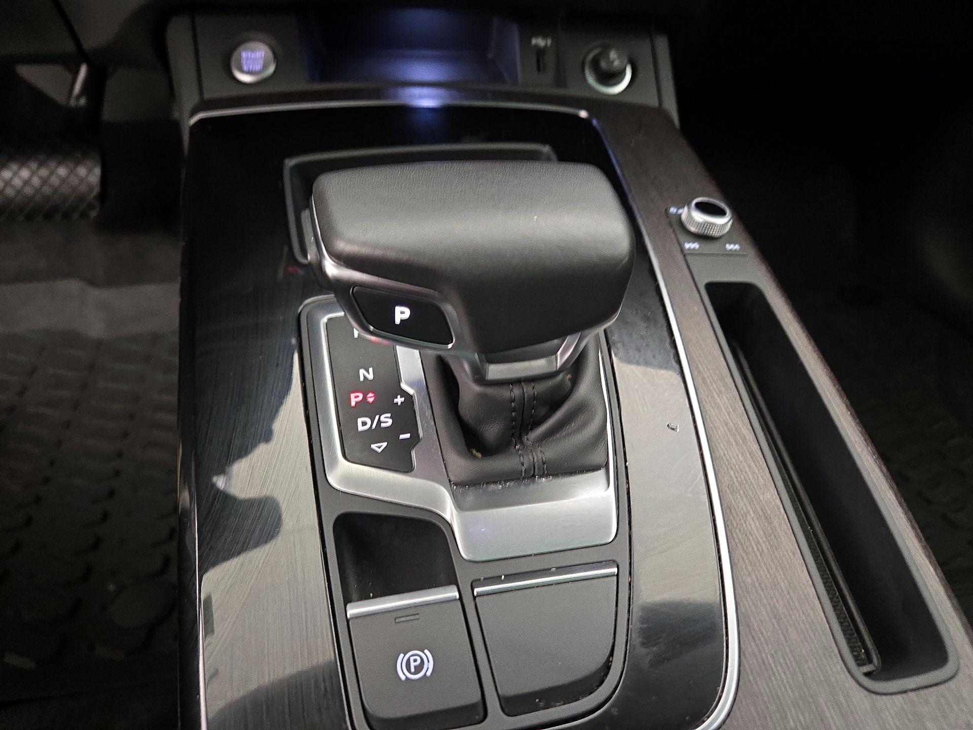 Thumbnail: 2022 Audi Q5 - 17