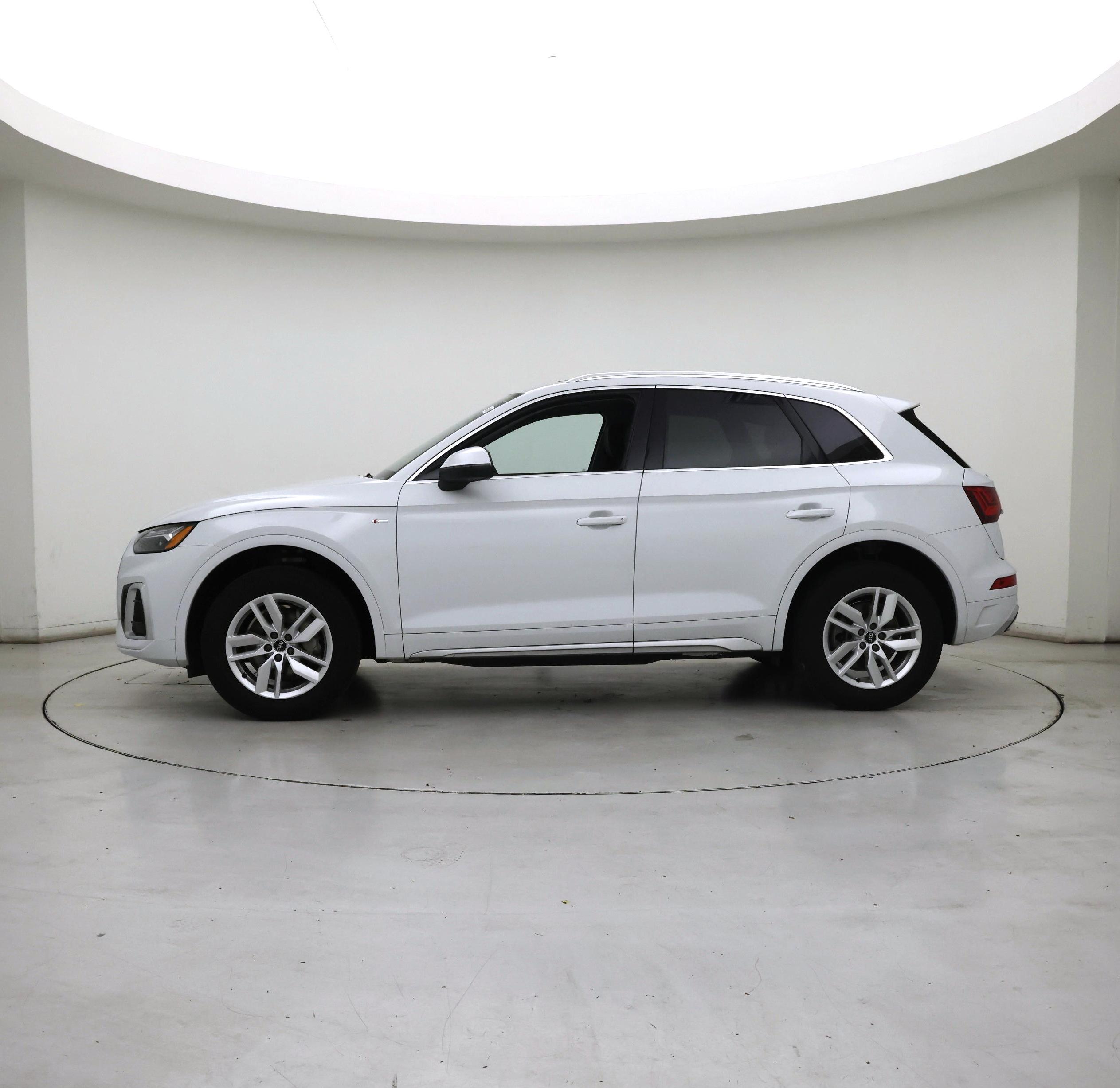 Thumbnail: 2022 Audi Q5 - 3