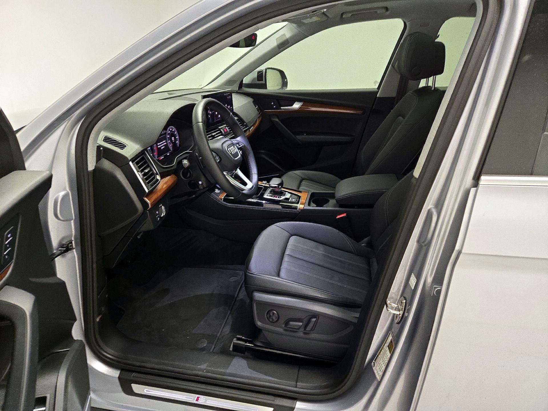 Thumbnail: 2023 Audi Q5 - 11