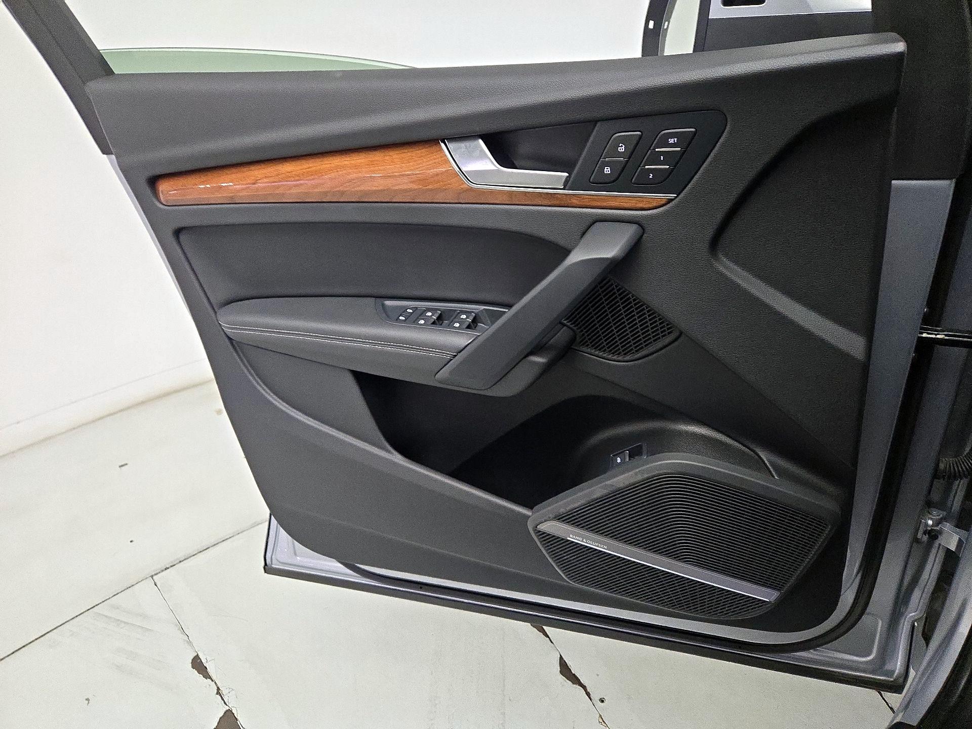 Thumbnail: 2023 Audi Q5 - 12