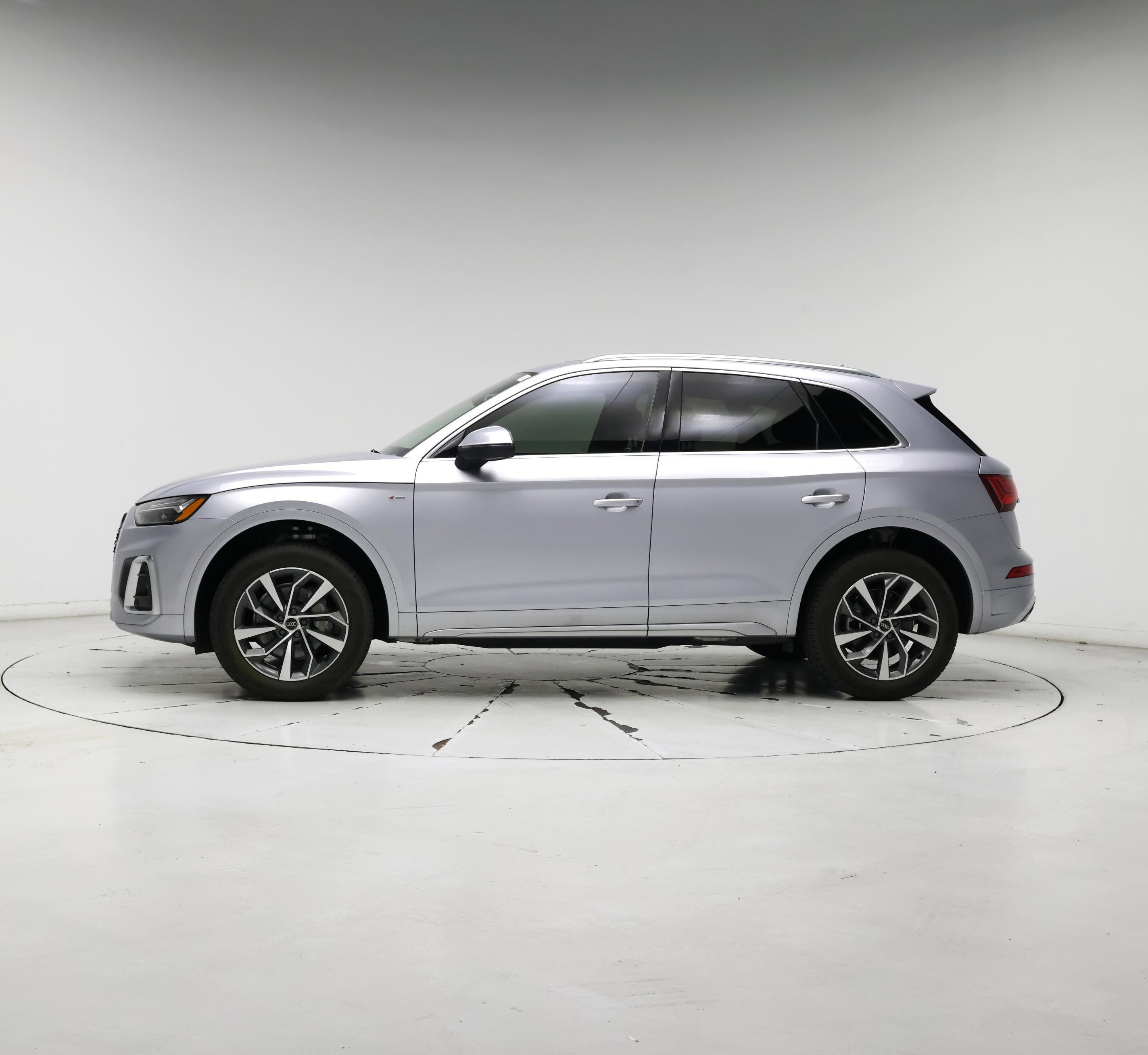 Thumbnail: 2023 Audi Q5 - 3