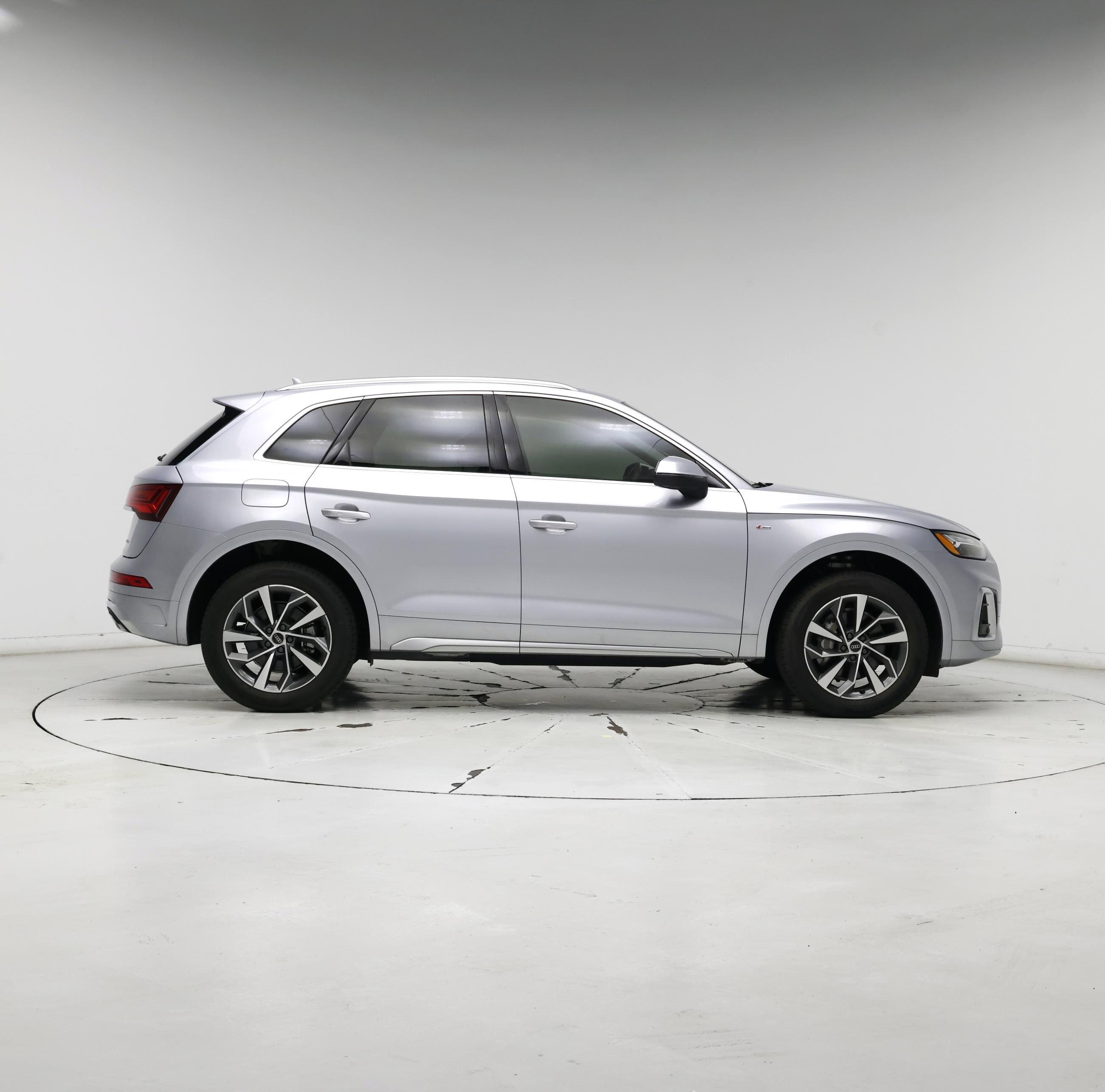 Thumbnail: 2023 Audi Q5 - 7