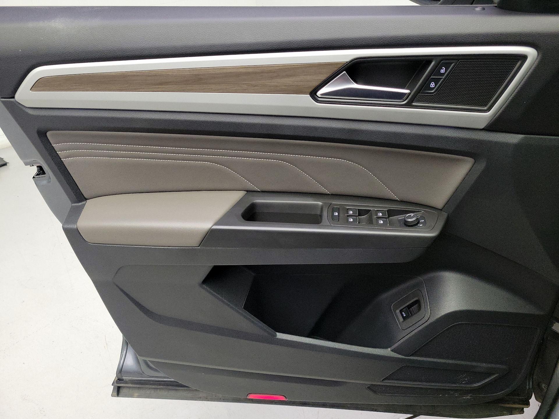 Thumbnail: 2023 Volkswagen Atlas - 10