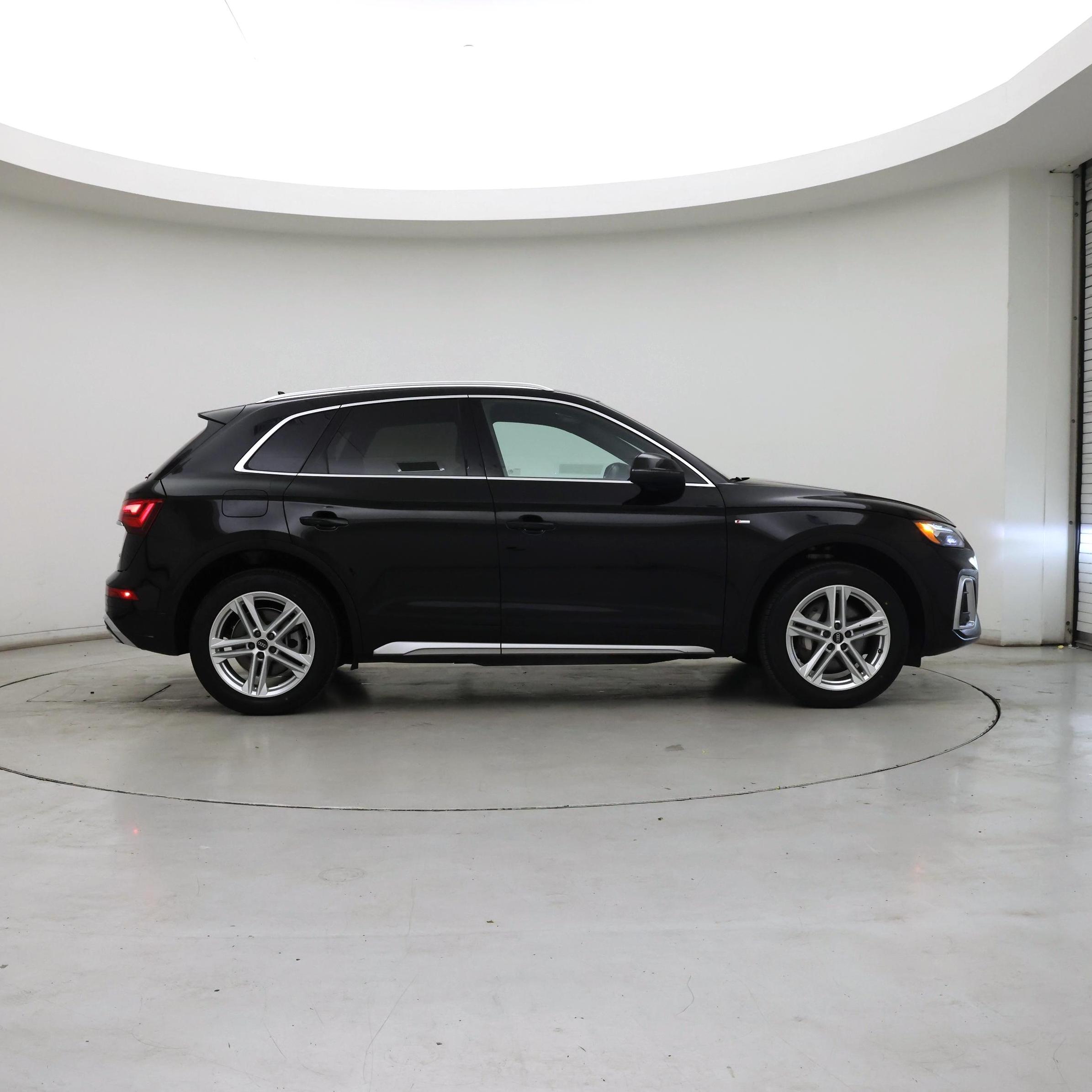 Thumbnail: 2023 Audi Q5 - 7