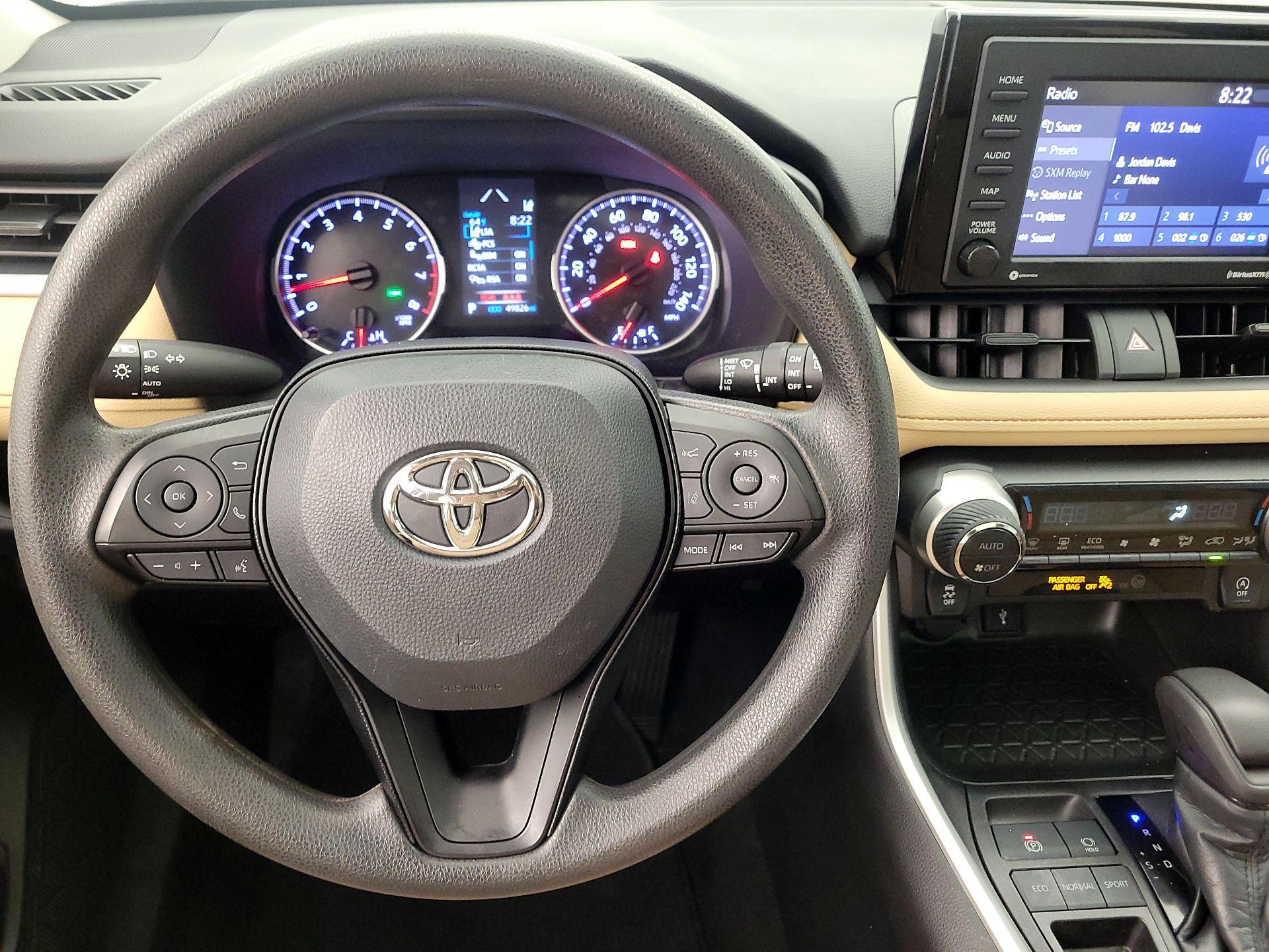 Thumbnail: 2022 Toyota RAV4 - 10