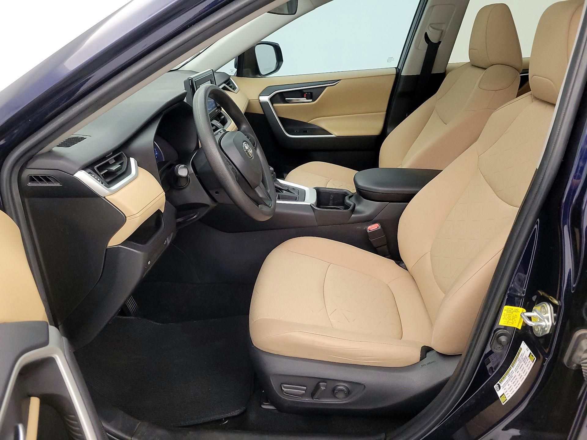 Thumbnail: 2022 Toyota RAV4 - 11