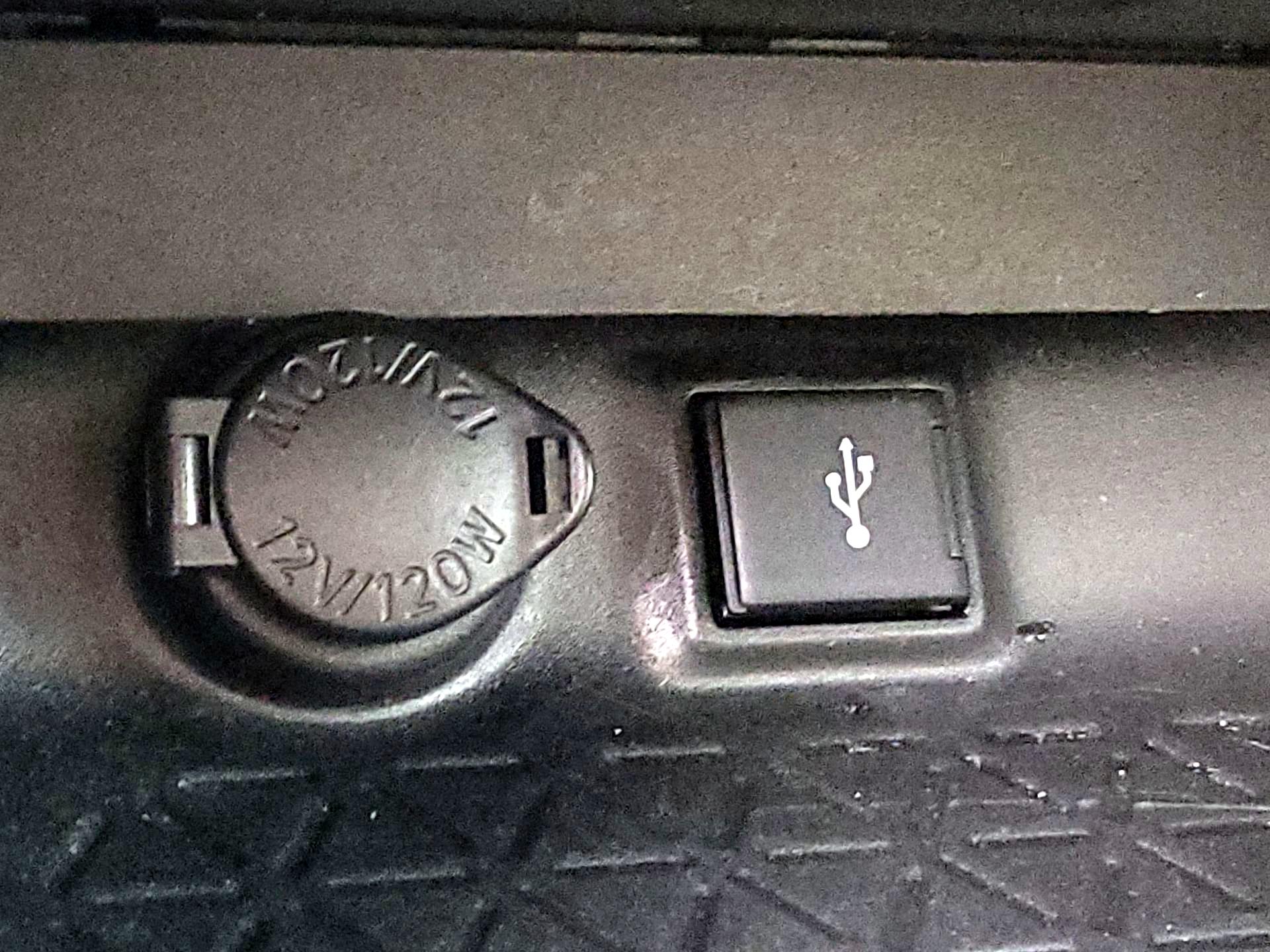 Thumbnail: 2022 Toyota RAV4 - 18