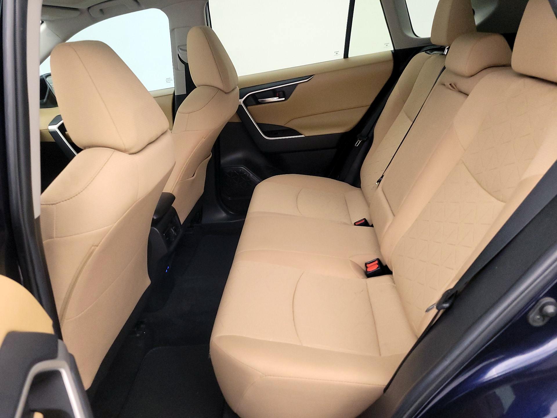 Thumbnail: 2022 Toyota RAV4 - 20