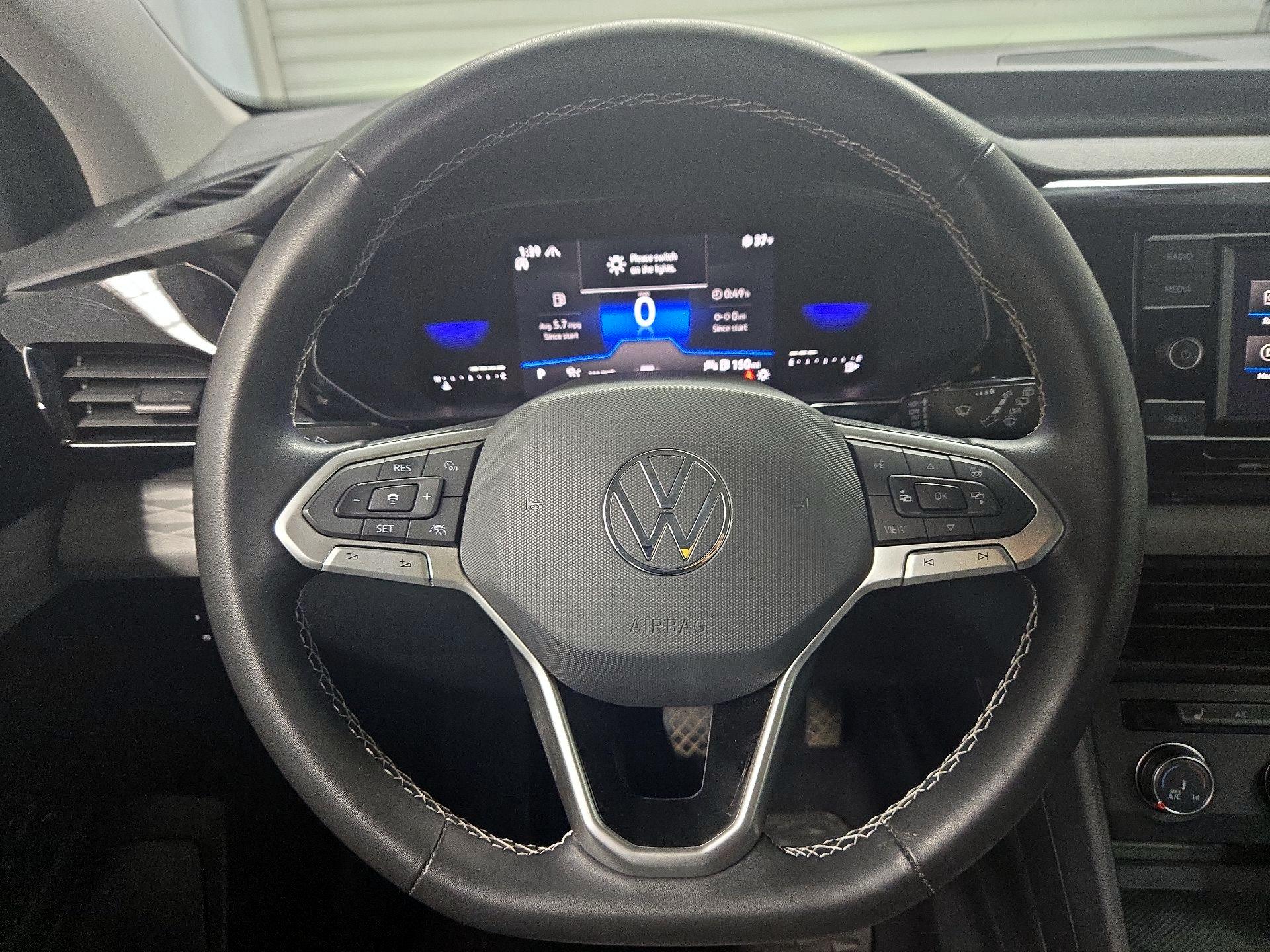 Thumbnail: 2022 Volkswagen Taos - 10