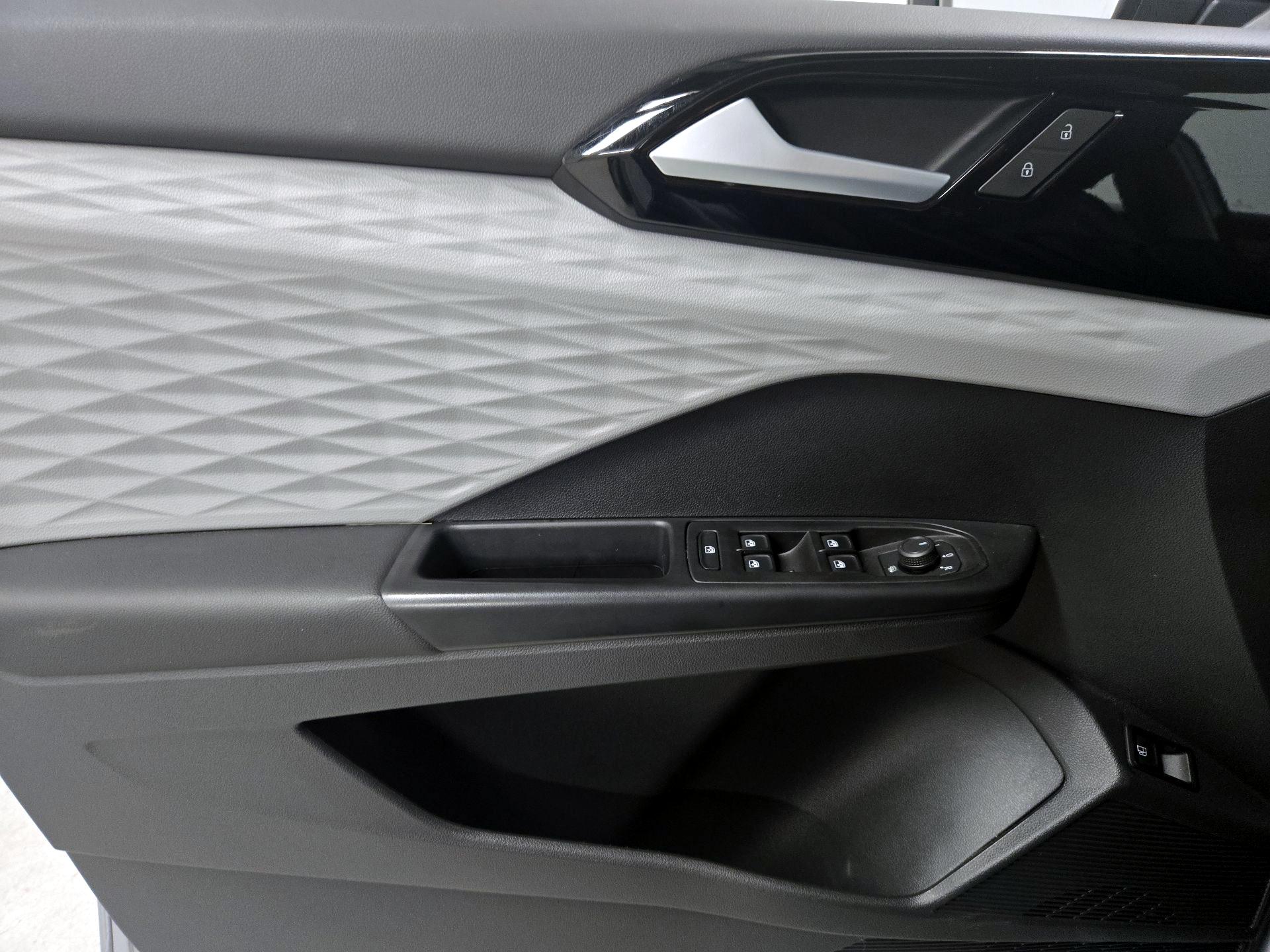 Thumbnail: 2022 Volkswagen Taos - 12