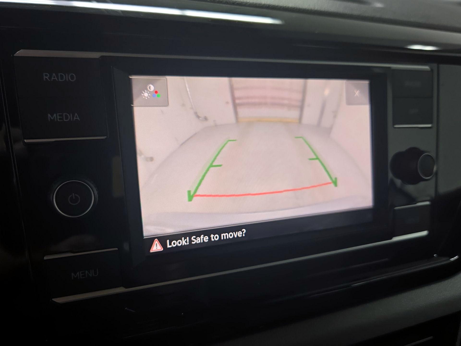 Thumbnail: 2022 Volkswagen Taos - 14