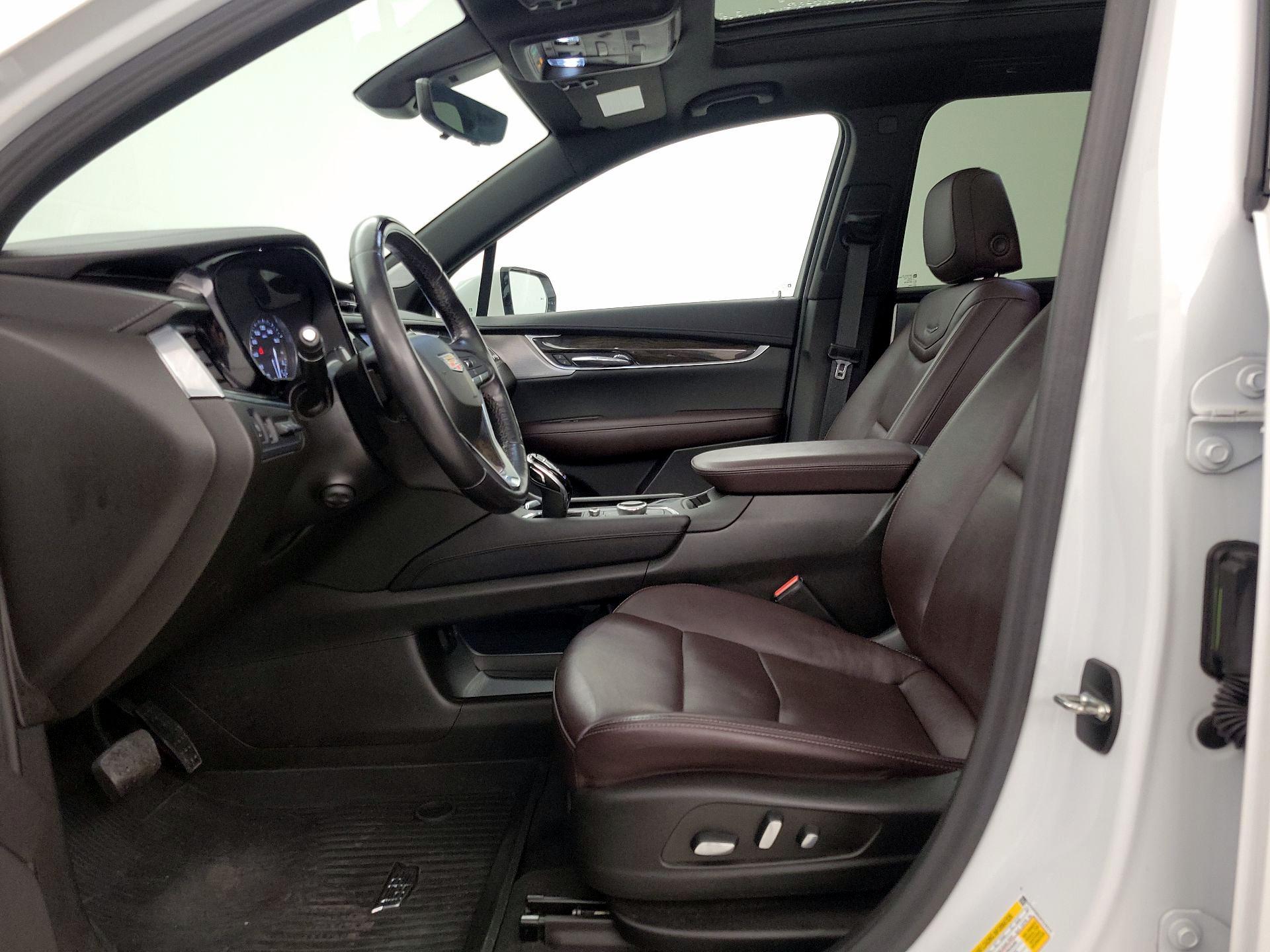 Thumbnail: 2023 Cadillac XT6 - 11