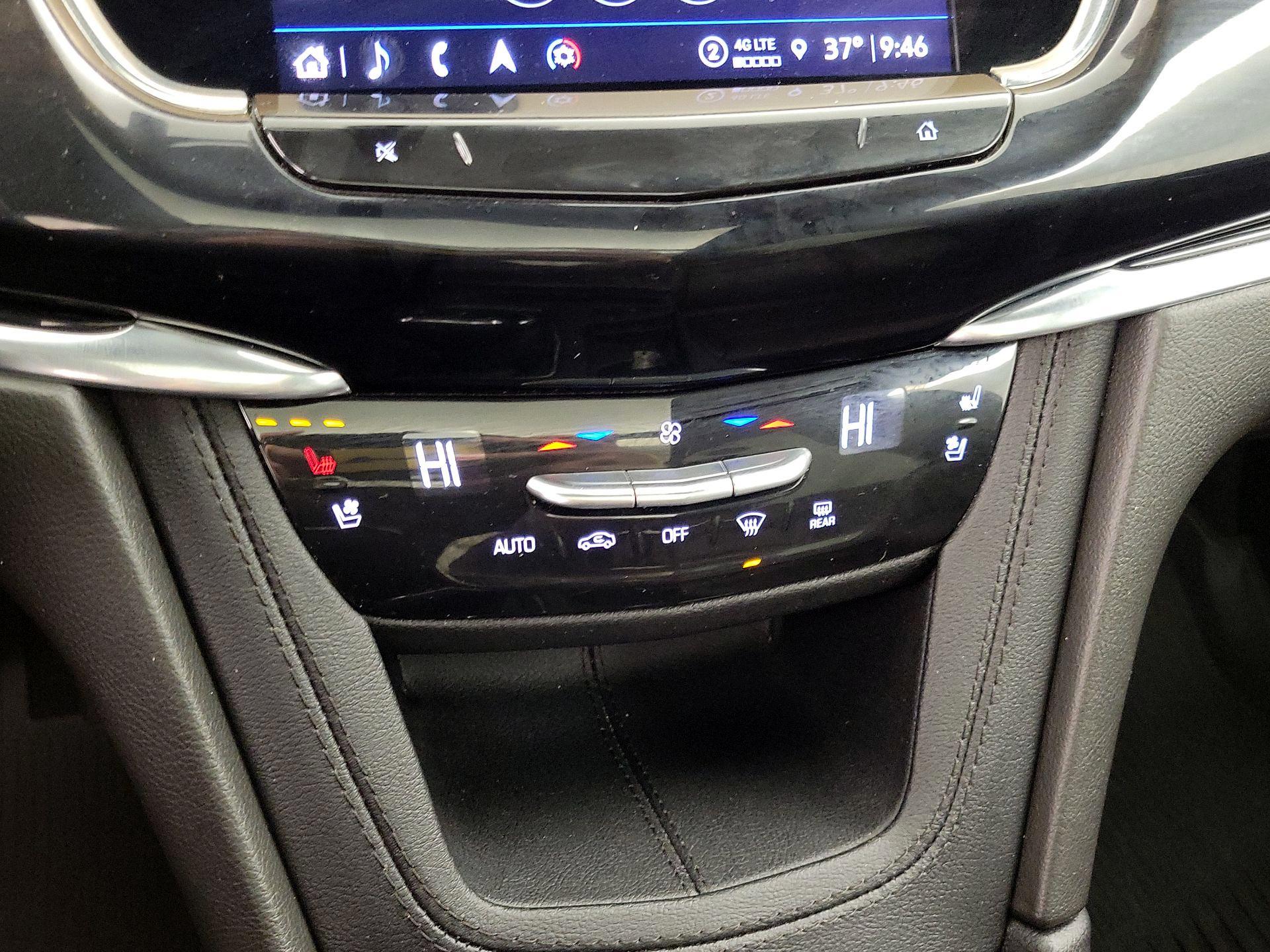 Thumbnail: 2023 Cadillac XT6 - 17