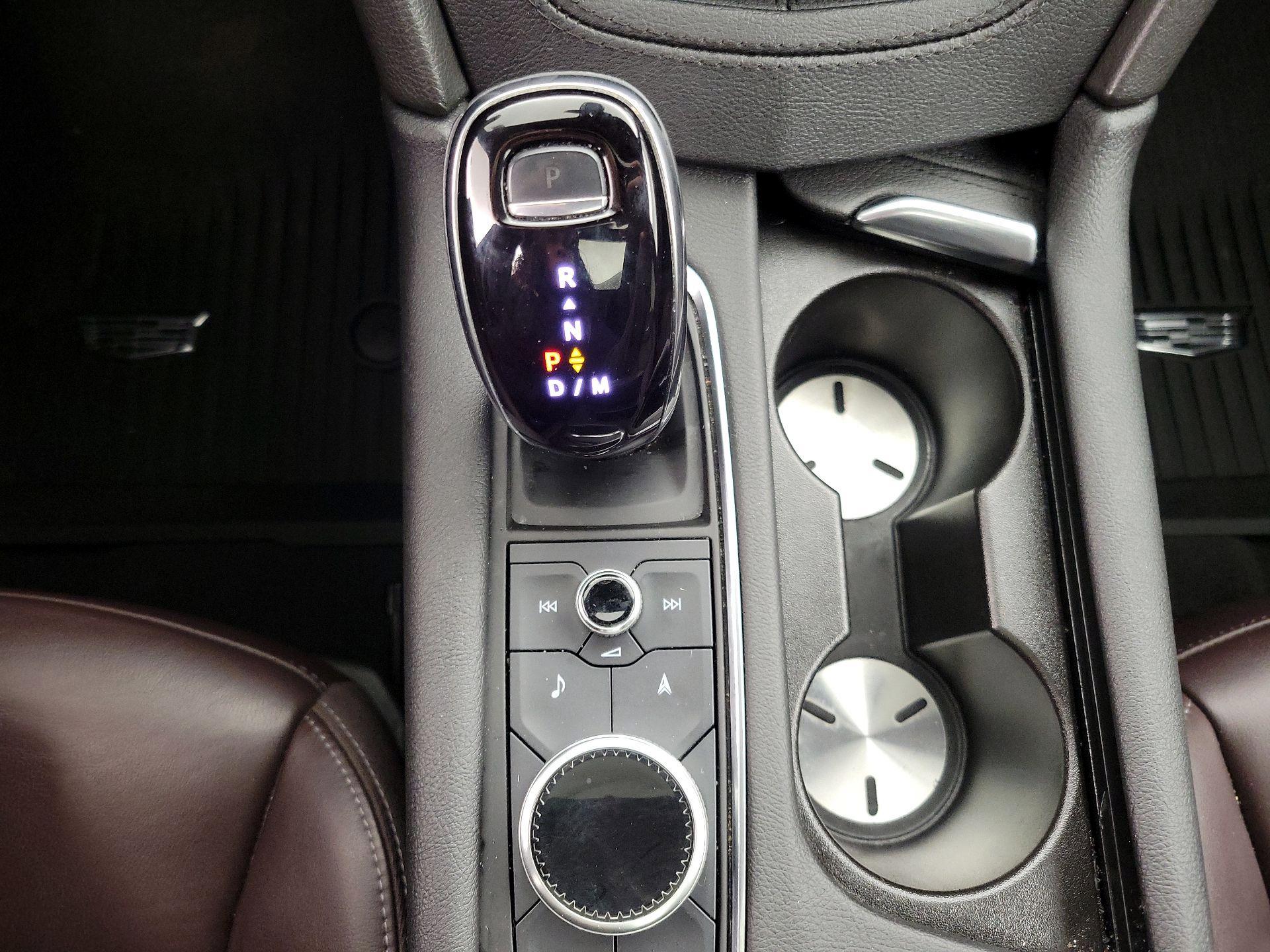 Thumbnail: 2023 Cadillac XT6 - 18