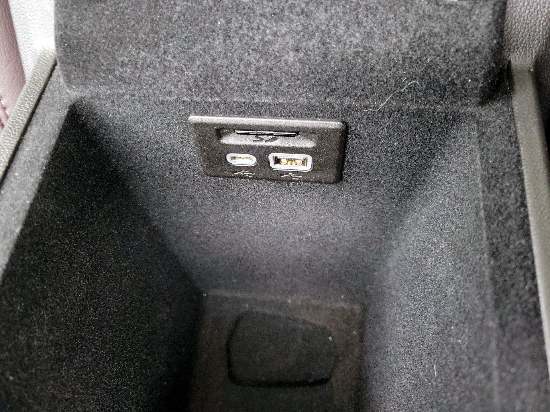 Thumbnail: 2023 Cadillac XT6 - 19