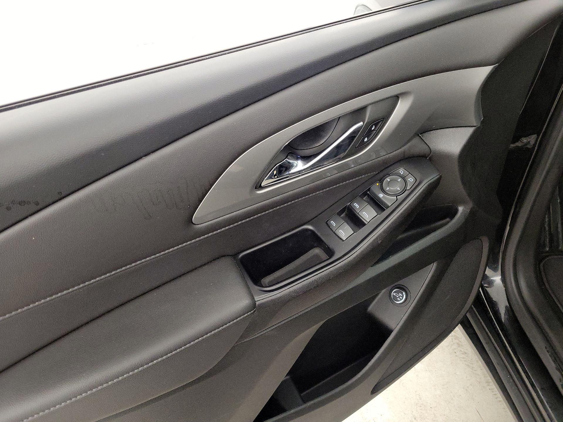 Thumbnail: 2023 Chevrolet Traverse - 12