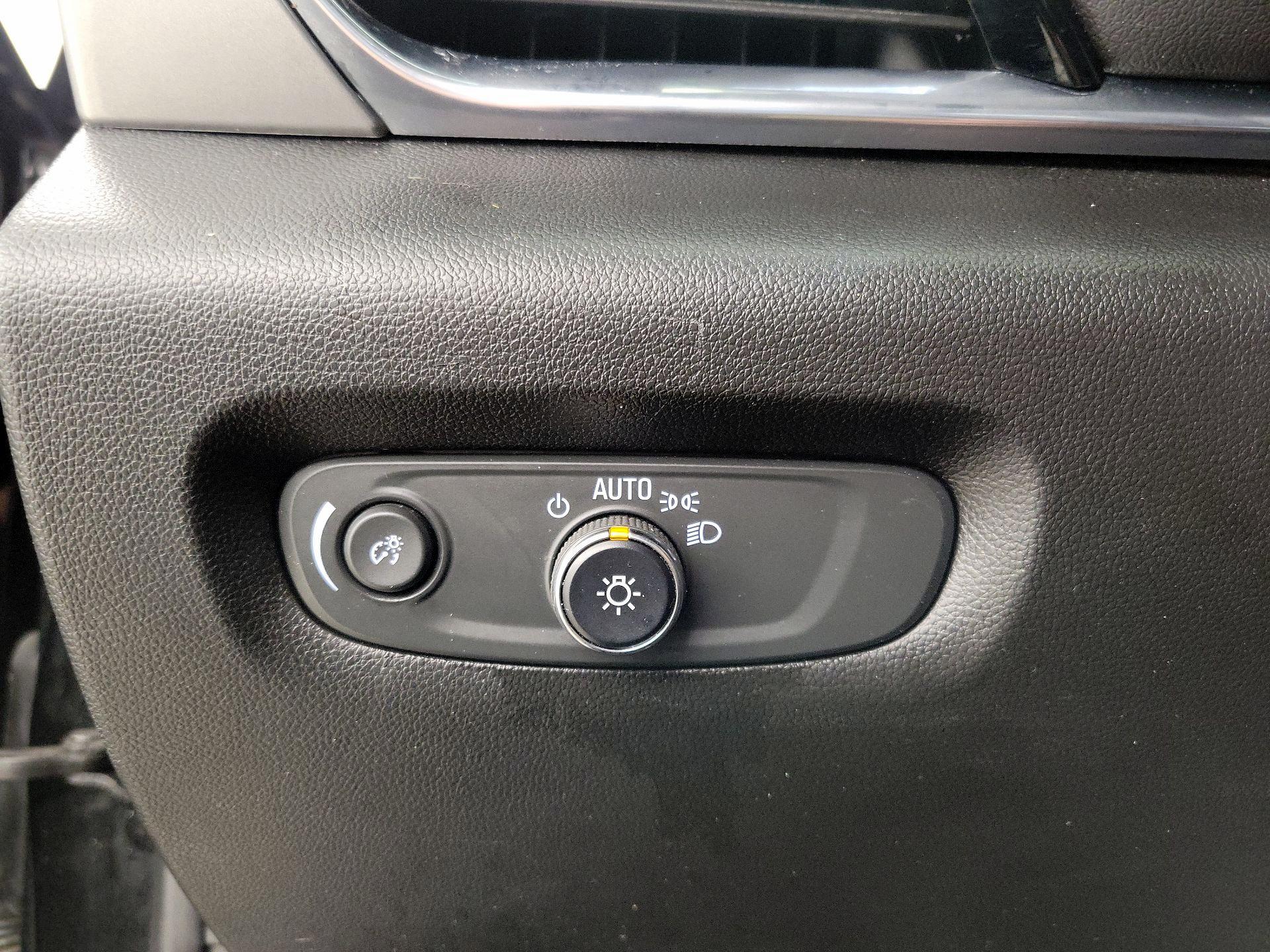 Thumbnail: 2023 Chevrolet Traverse - 13