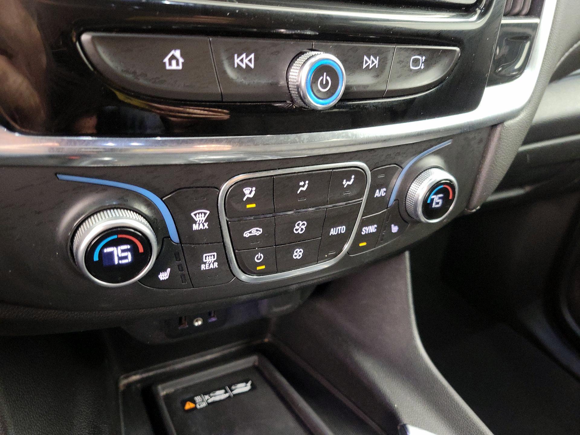 Thumbnail: 2023 Chevrolet Traverse - 16