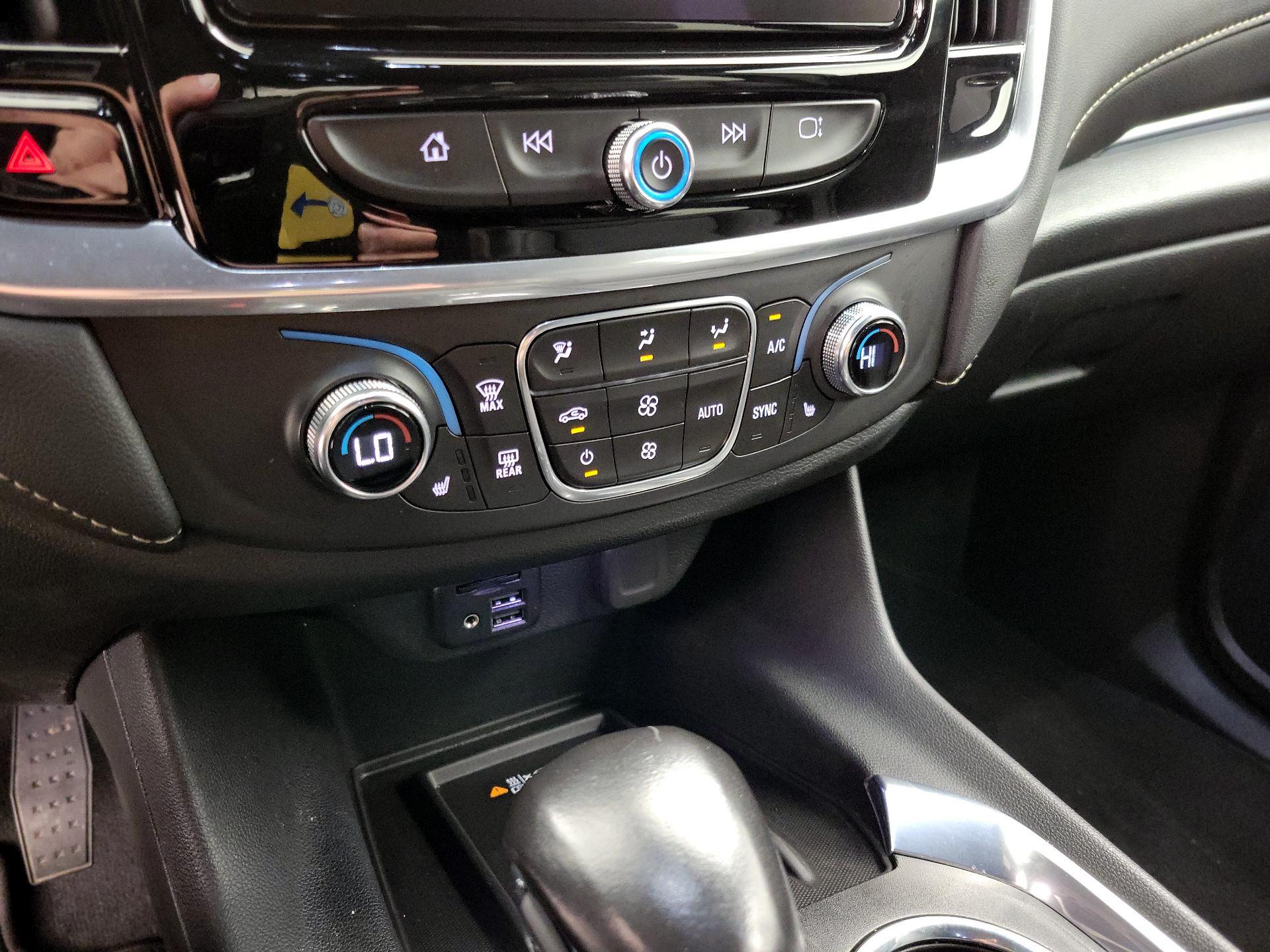 Thumbnail: 2022 Chevrolet Traverse - 17