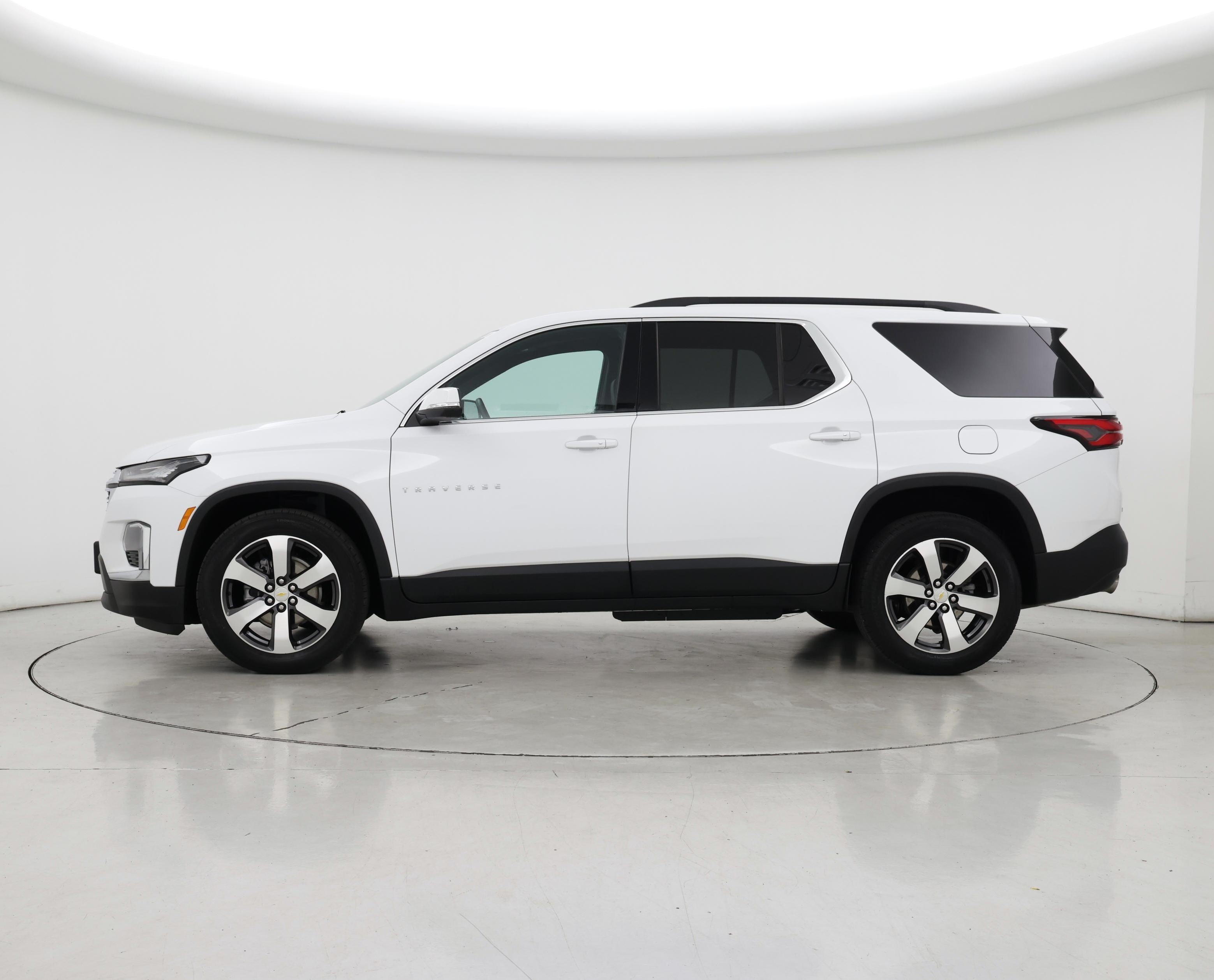 Thumbnail: 2022 Chevrolet Traverse - 3