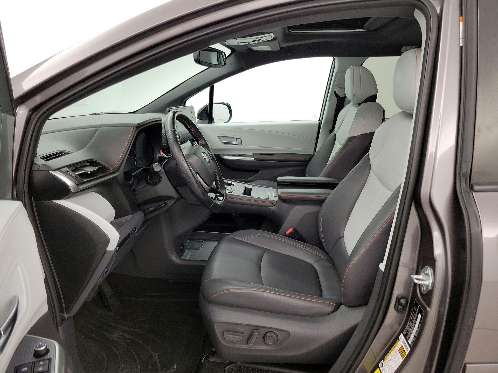 Thumbnail: 2021 Toyota Sienna - 11