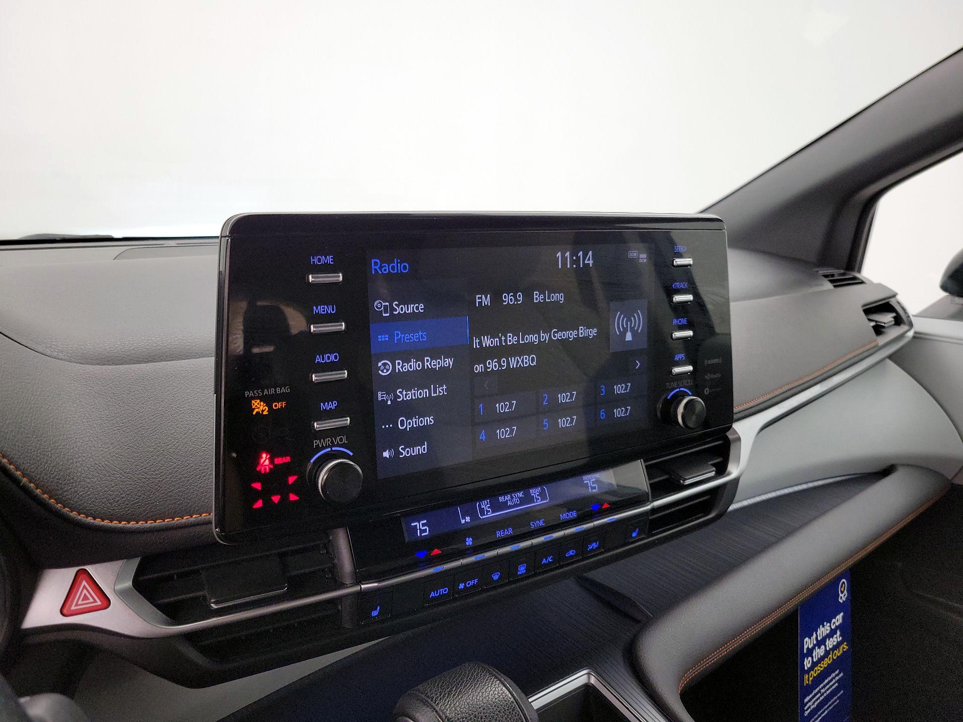 Thumbnail: 2021 Toyota Sienna - 16