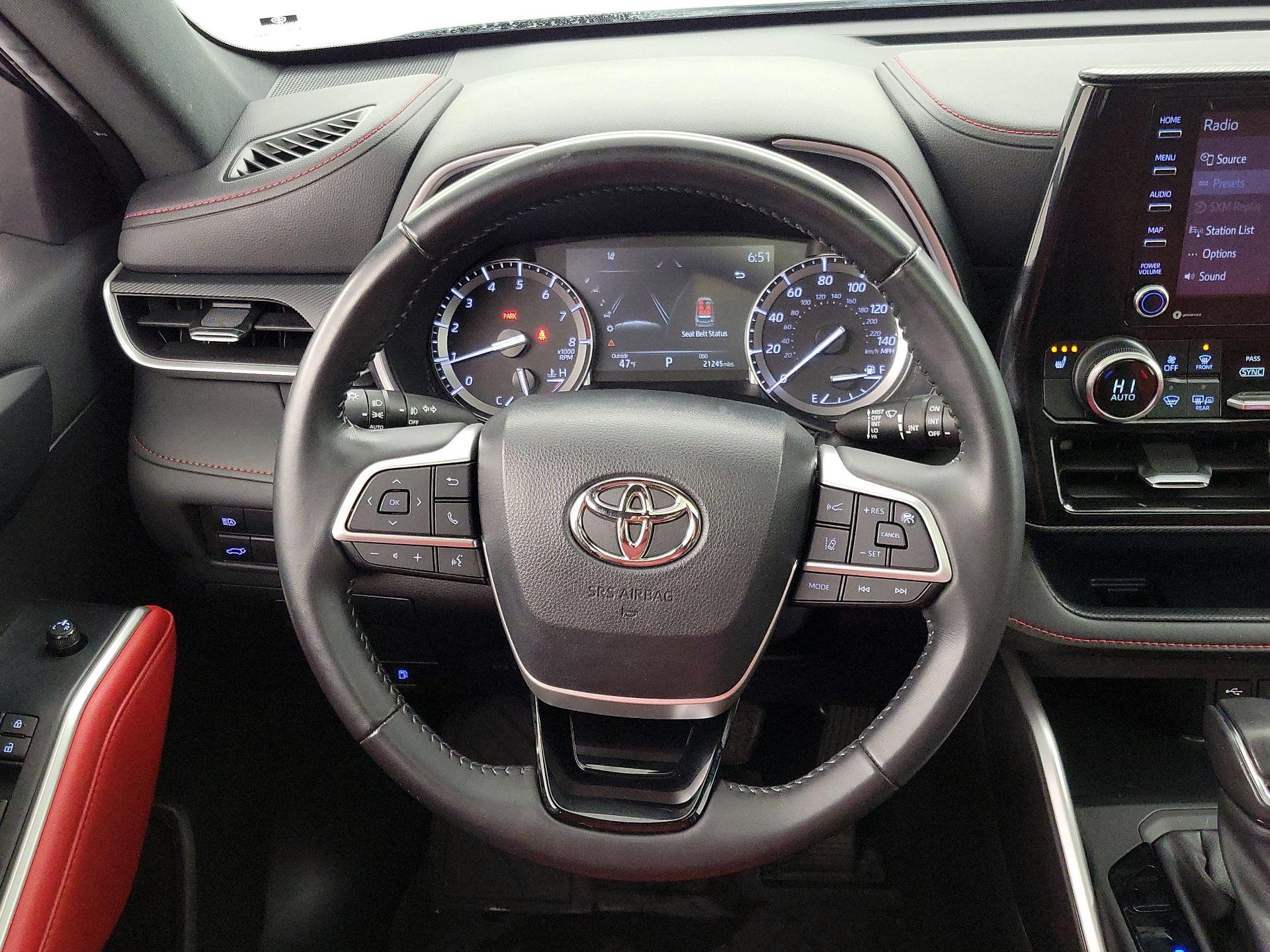 Thumbnail: 2022 Toyota Highlander - 10