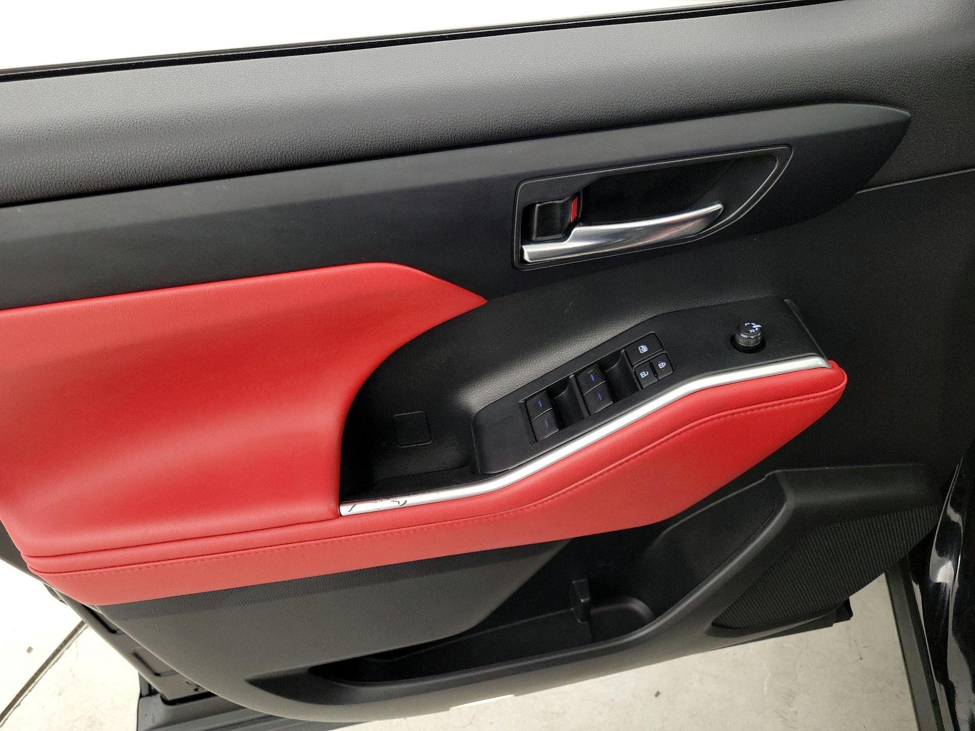 Thumbnail: 2022 Toyota Highlander - 12