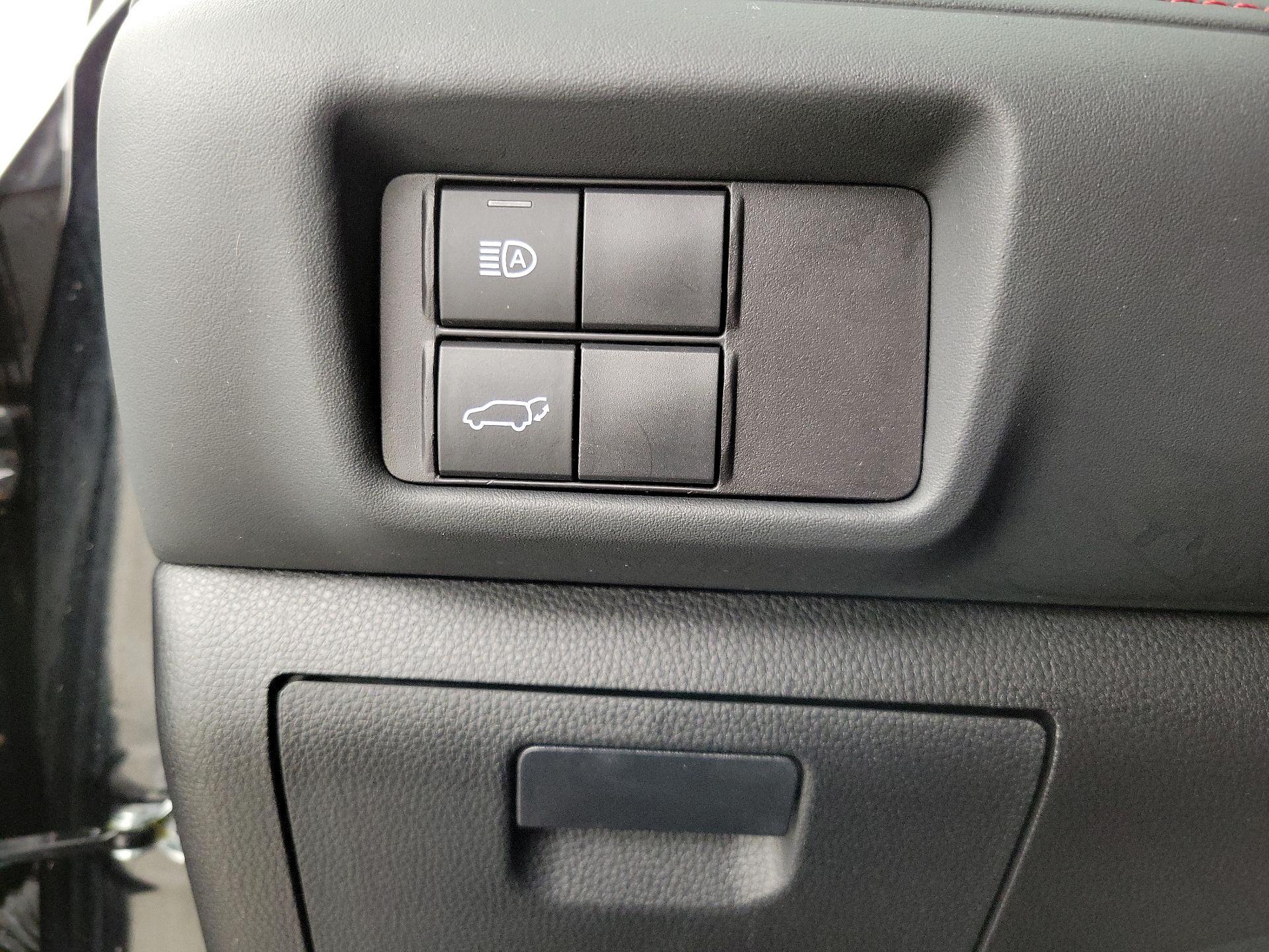 Thumbnail: 2022 Toyota Highlander - 13