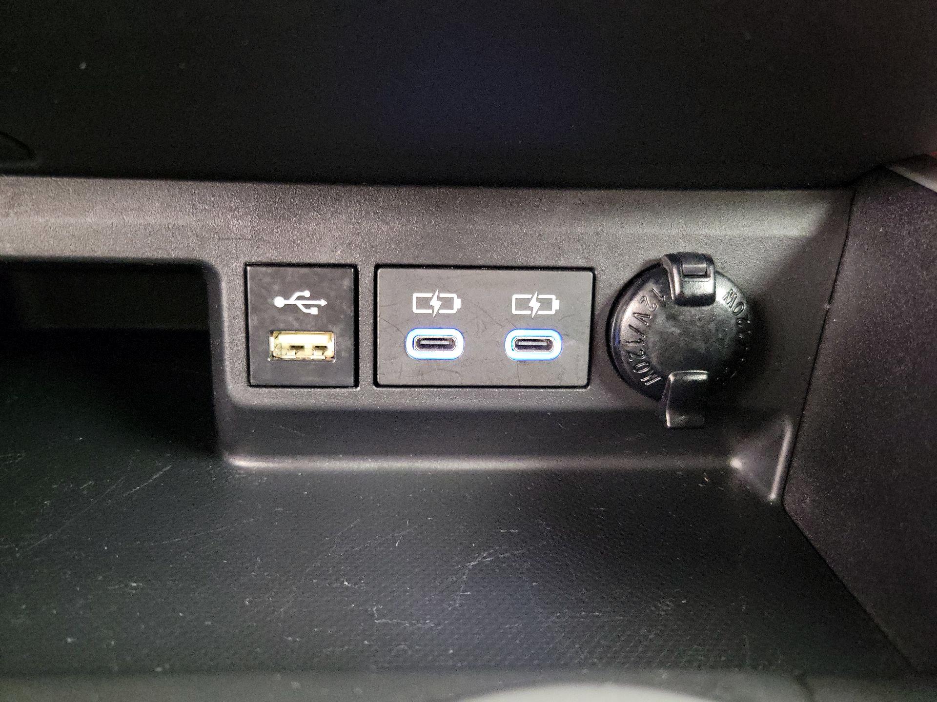 Thumbnail: 2022 Toyota Highlander - 18