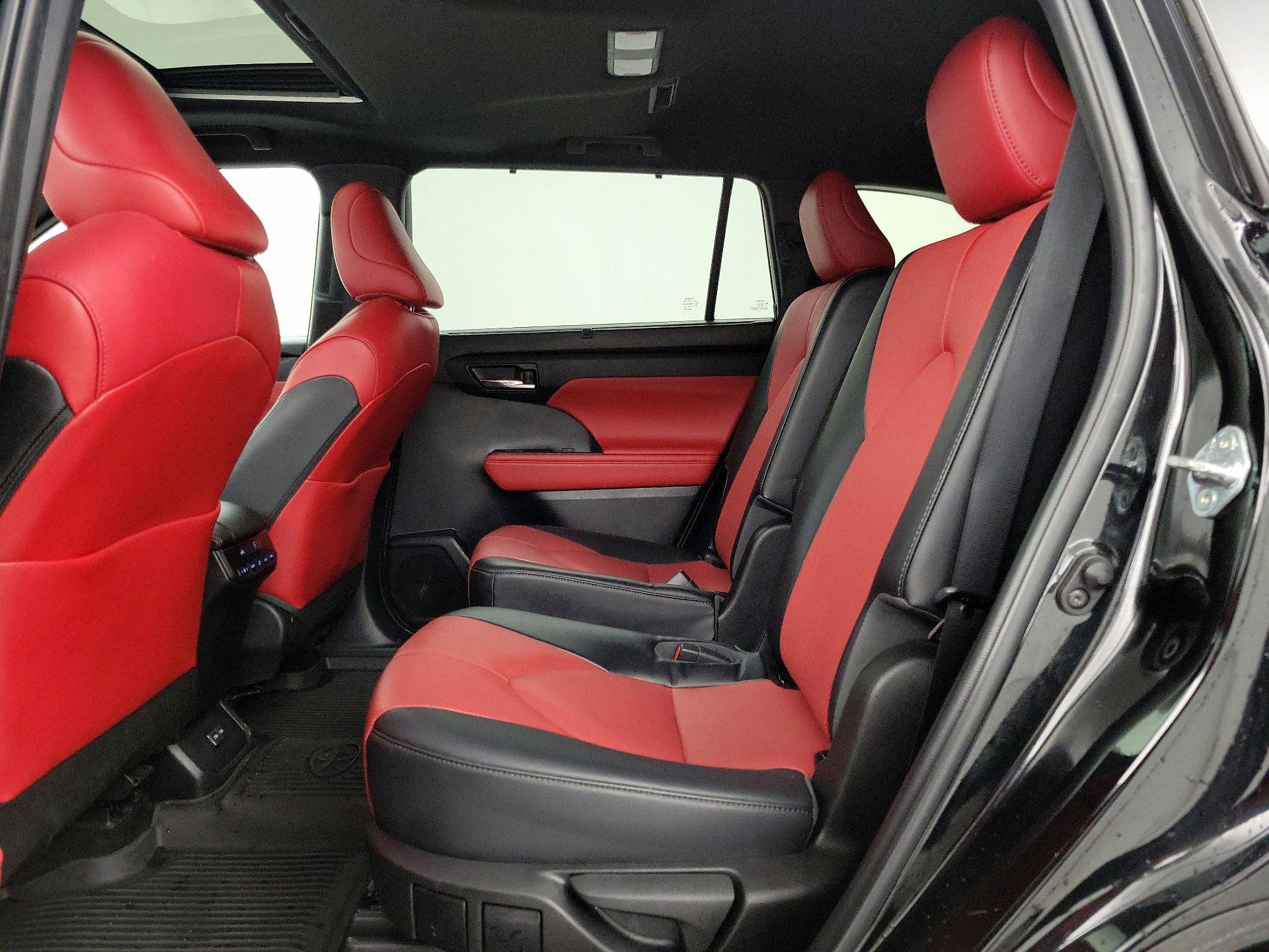 Thumbnail: 2022 Toyota Highlander - 20