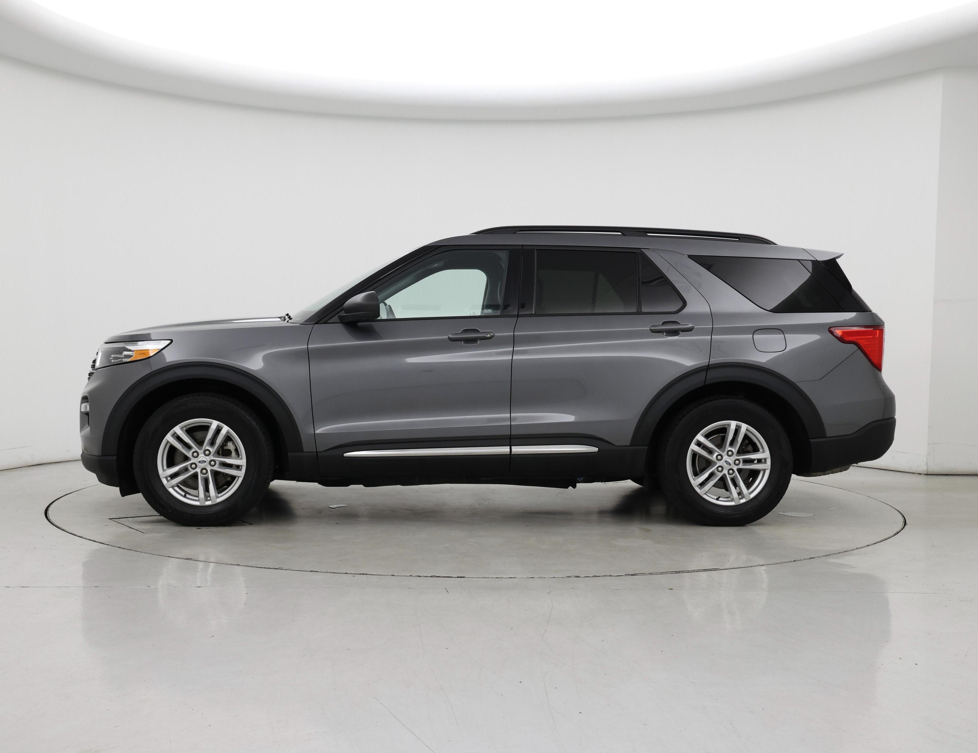 Thumbnail: 2022 Ford Explorer - 3