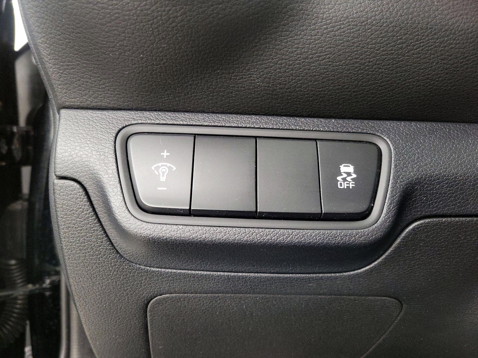 Thumbnail: 2023 Kia Forte - 13