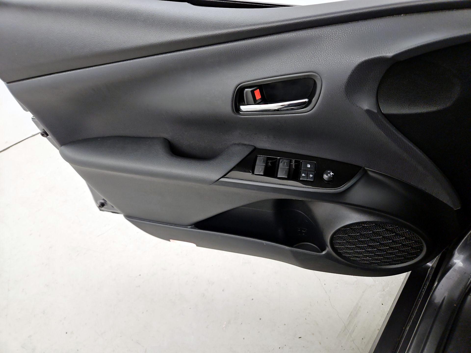 Thumbnail: 2019 Toyota Prius Prime - 12