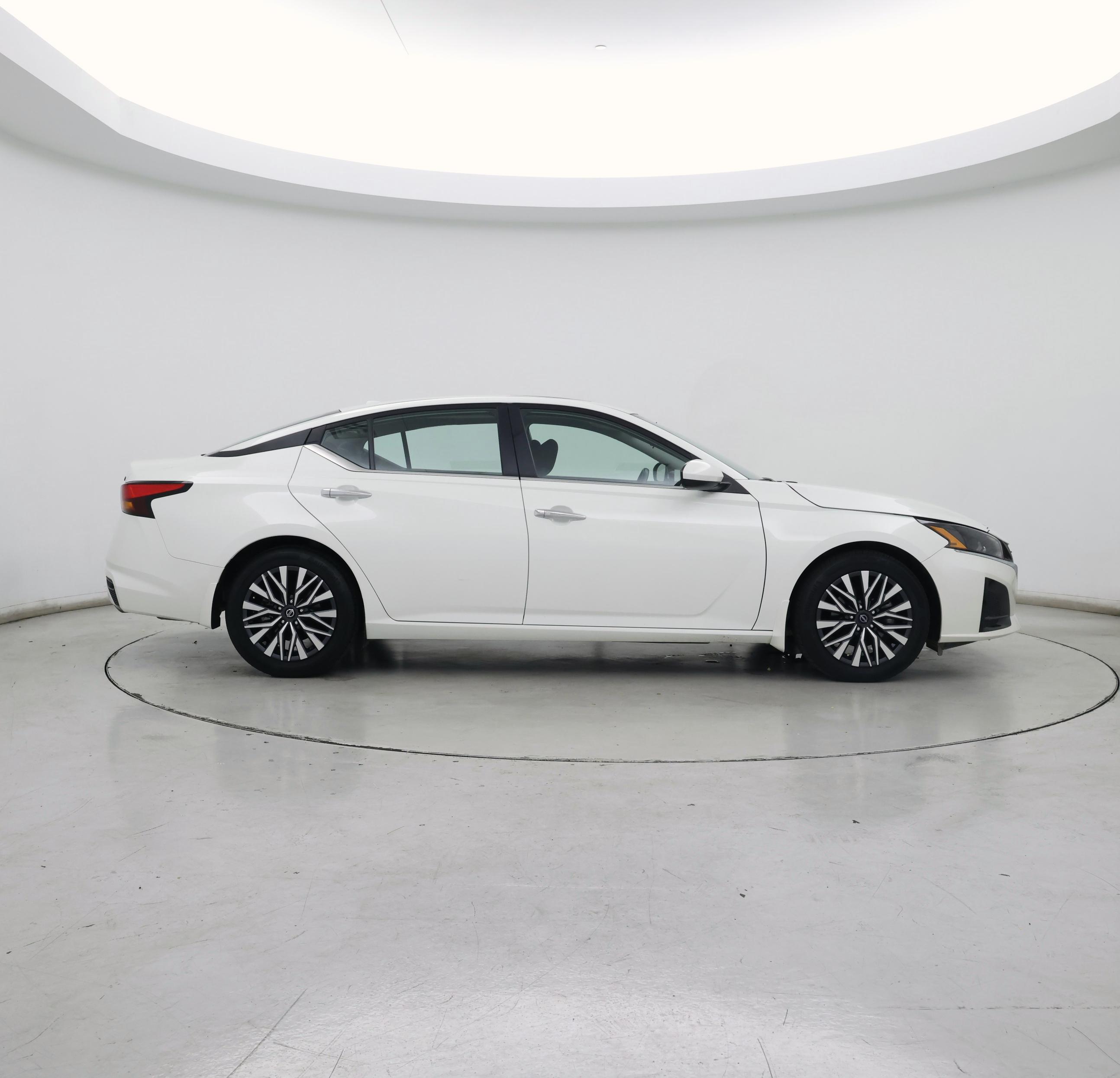 Thumbnail: 2023 Nissan Altima - 7