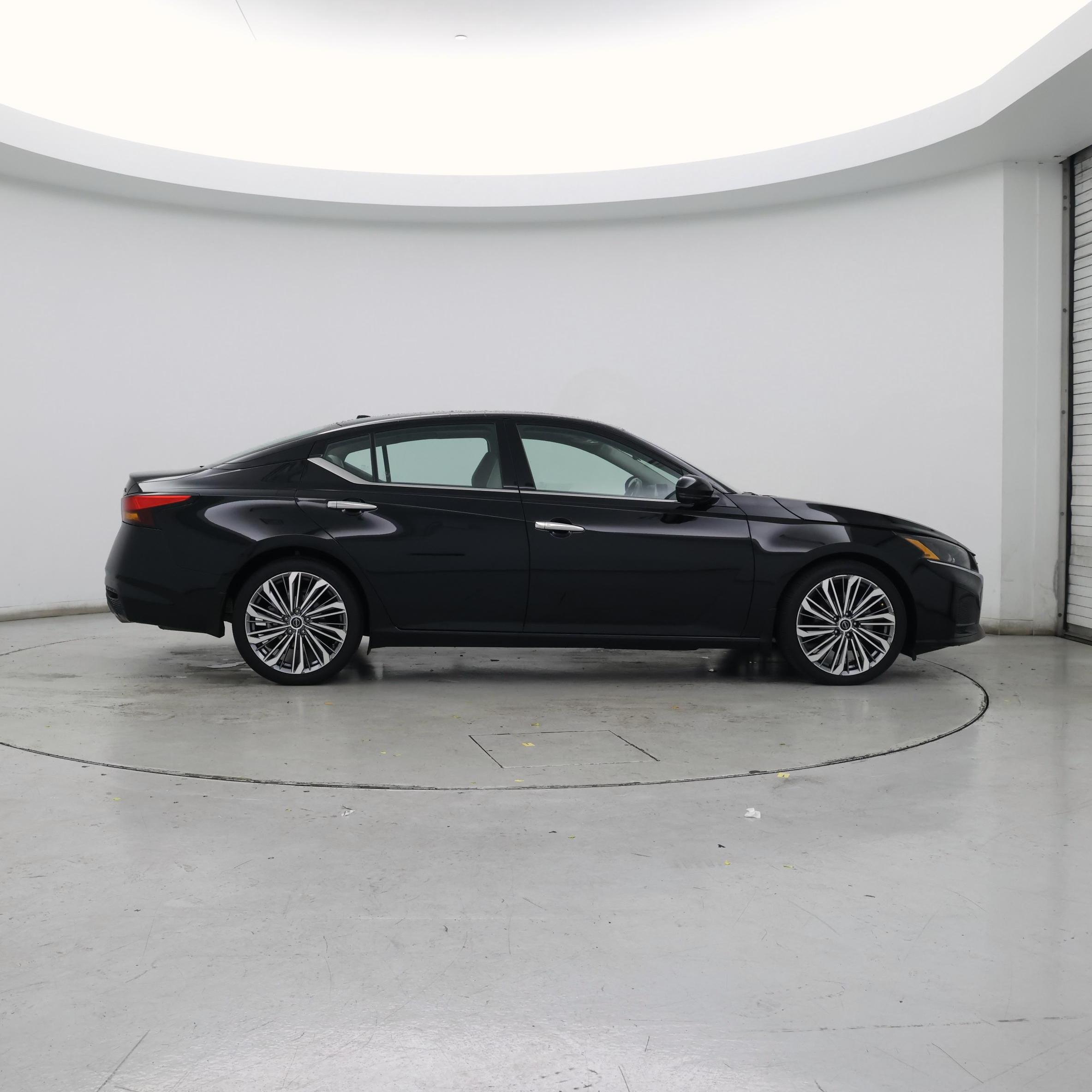 Thumbnail: 2023 Nissan Altima - 7