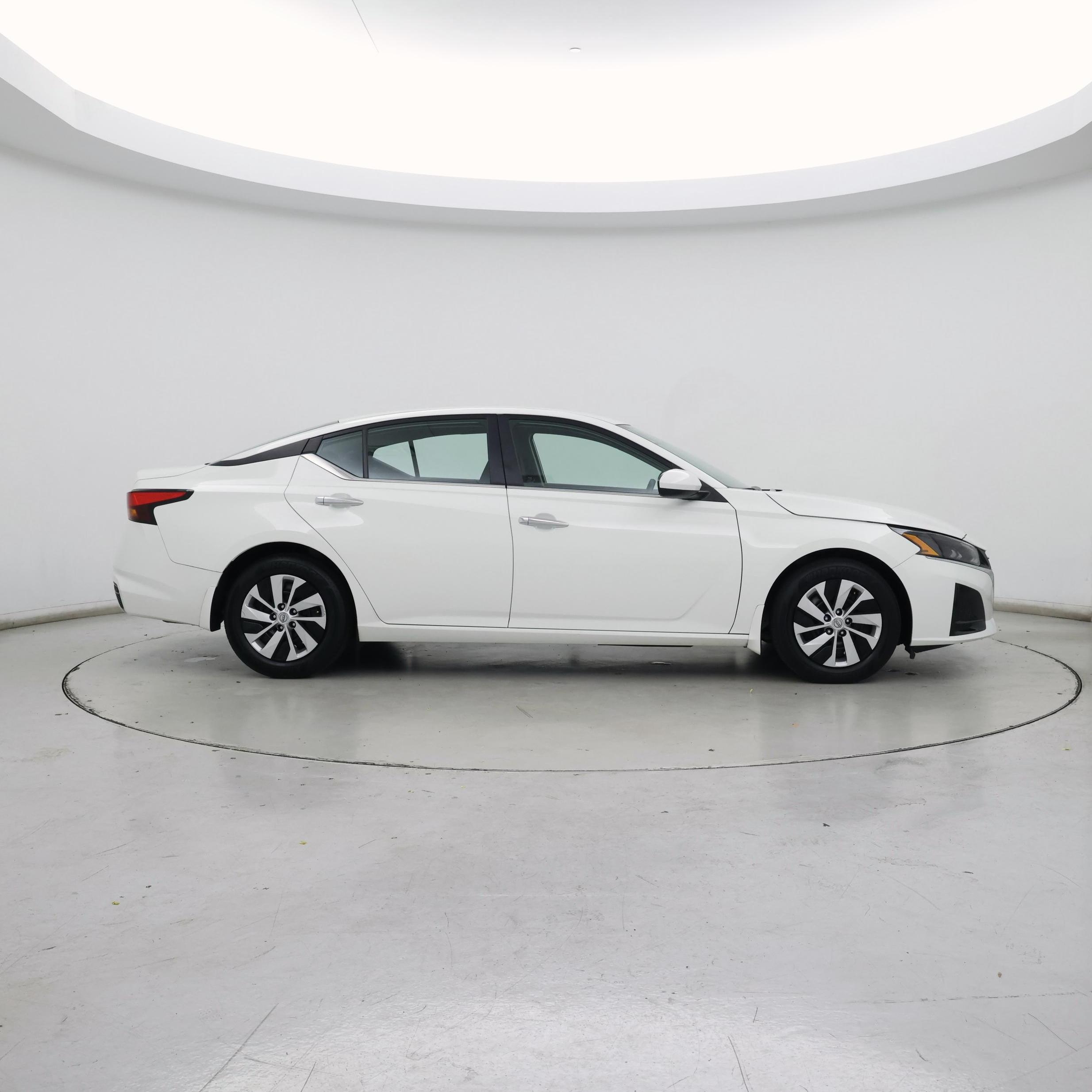 Thumbnail: 2023 Nissan Altima - 7