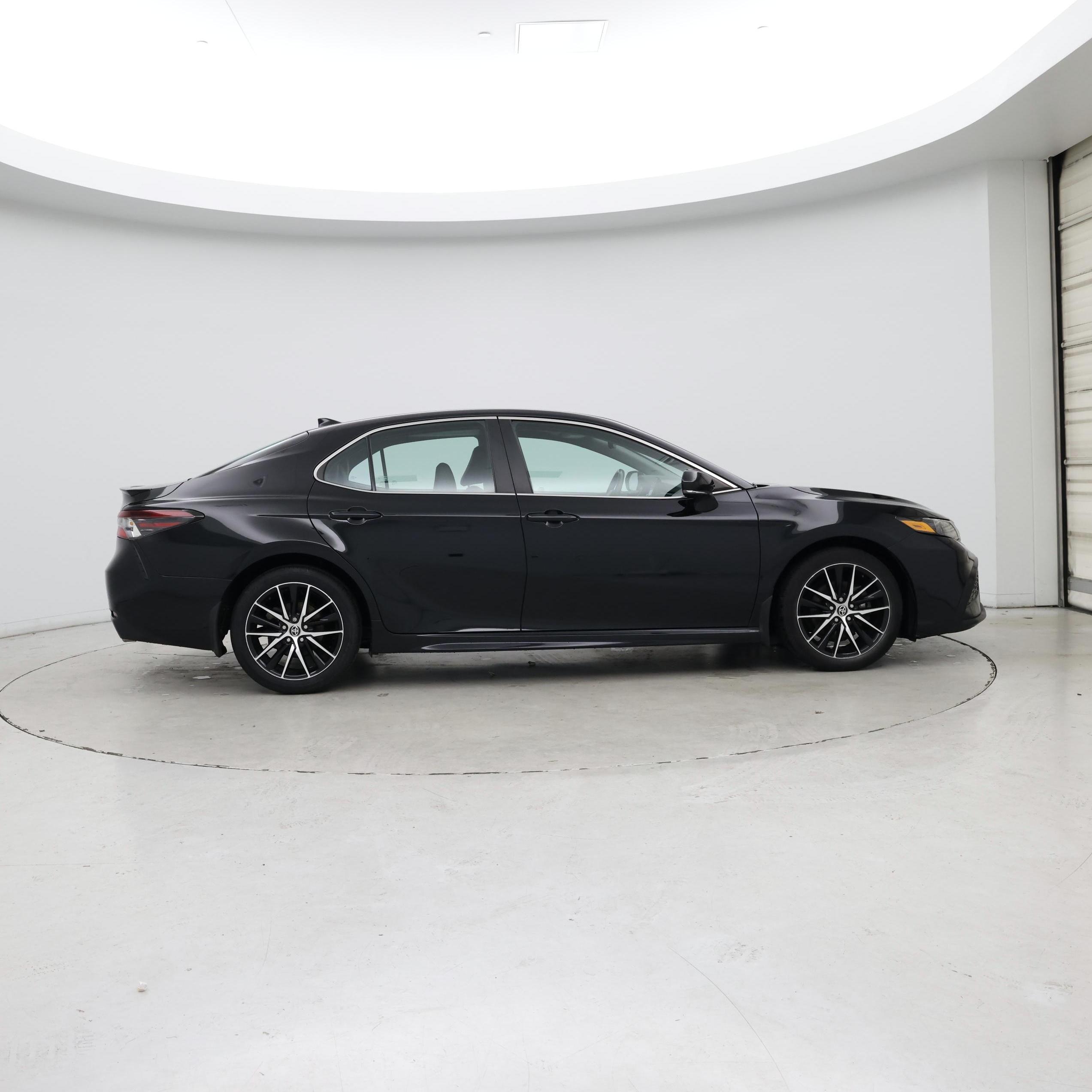 Thumbnail: 2023 Toyota Camry - 7