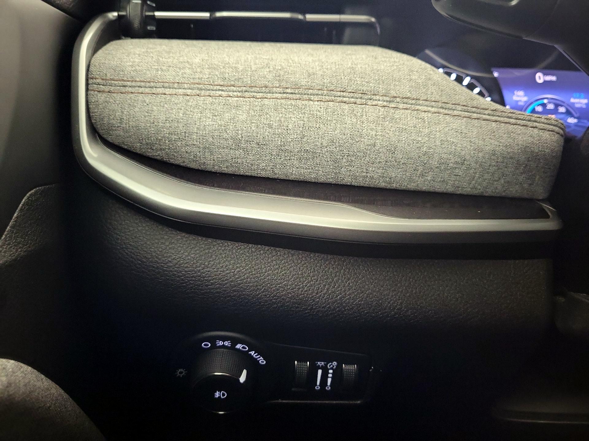 Thumbnail: 2022 Jeep Compass - 11