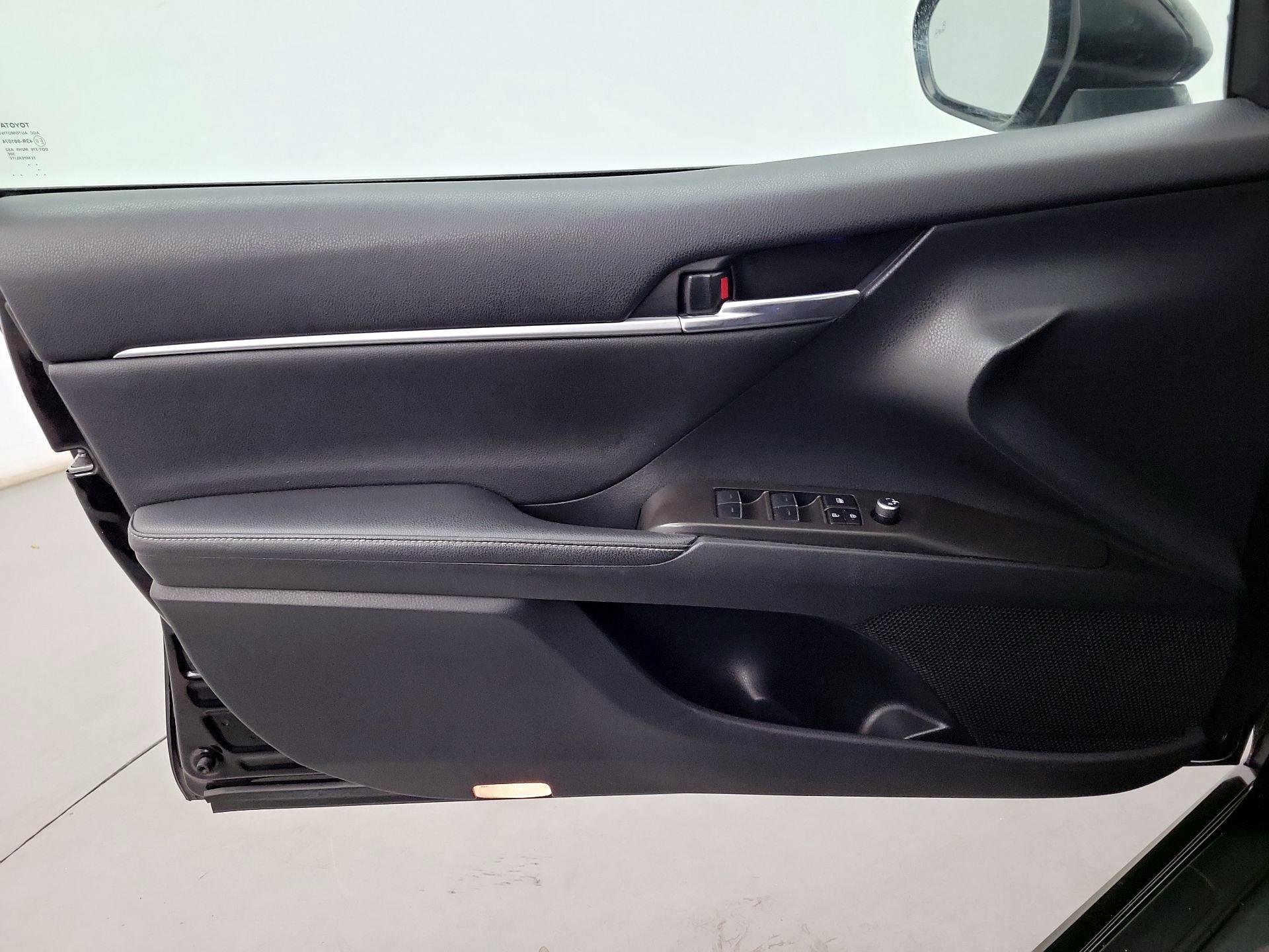 Thumbnail: 2023 Toyota Camry - 10