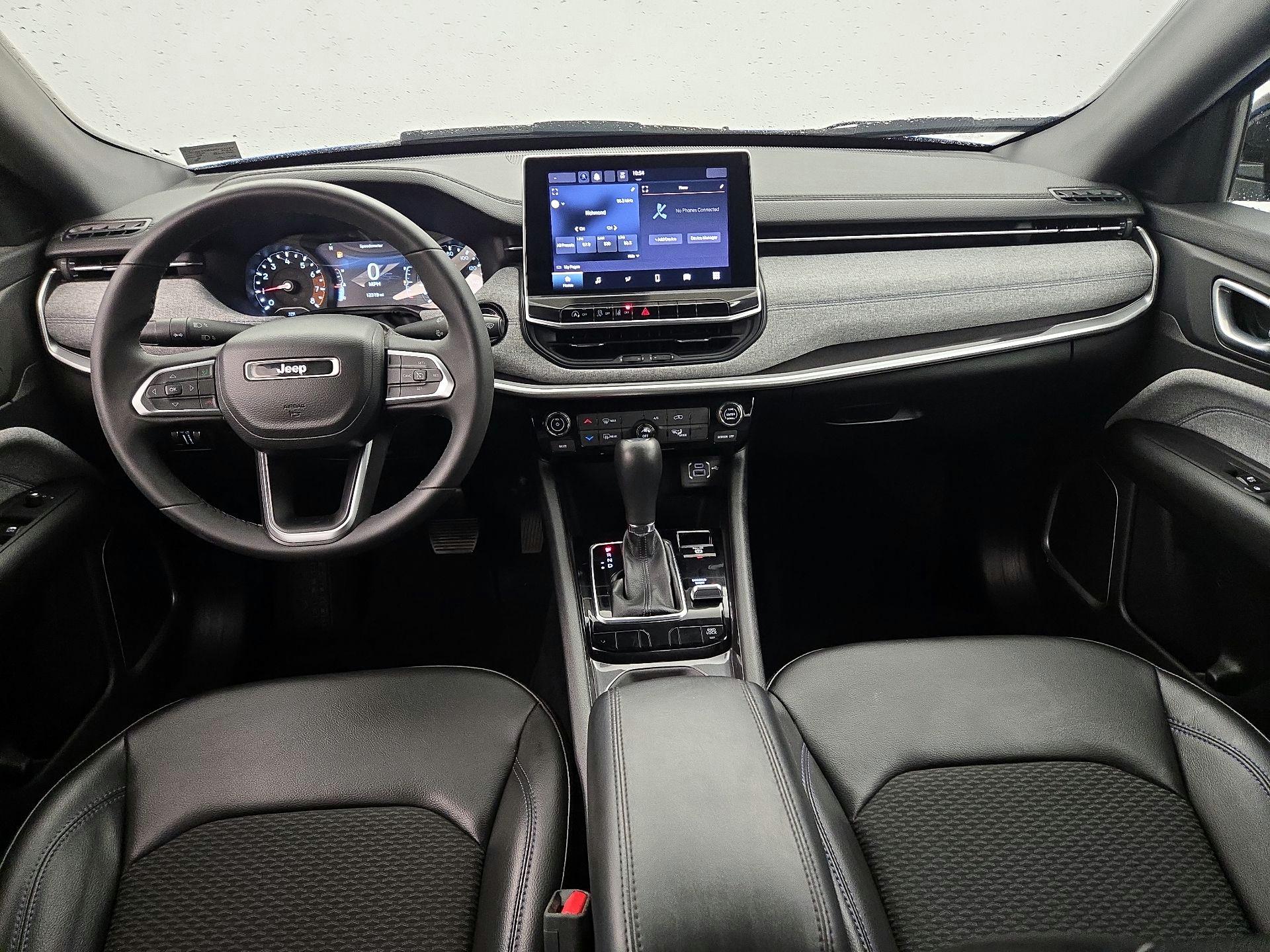 Thumbnail: 2023 Jeep Compass - 9