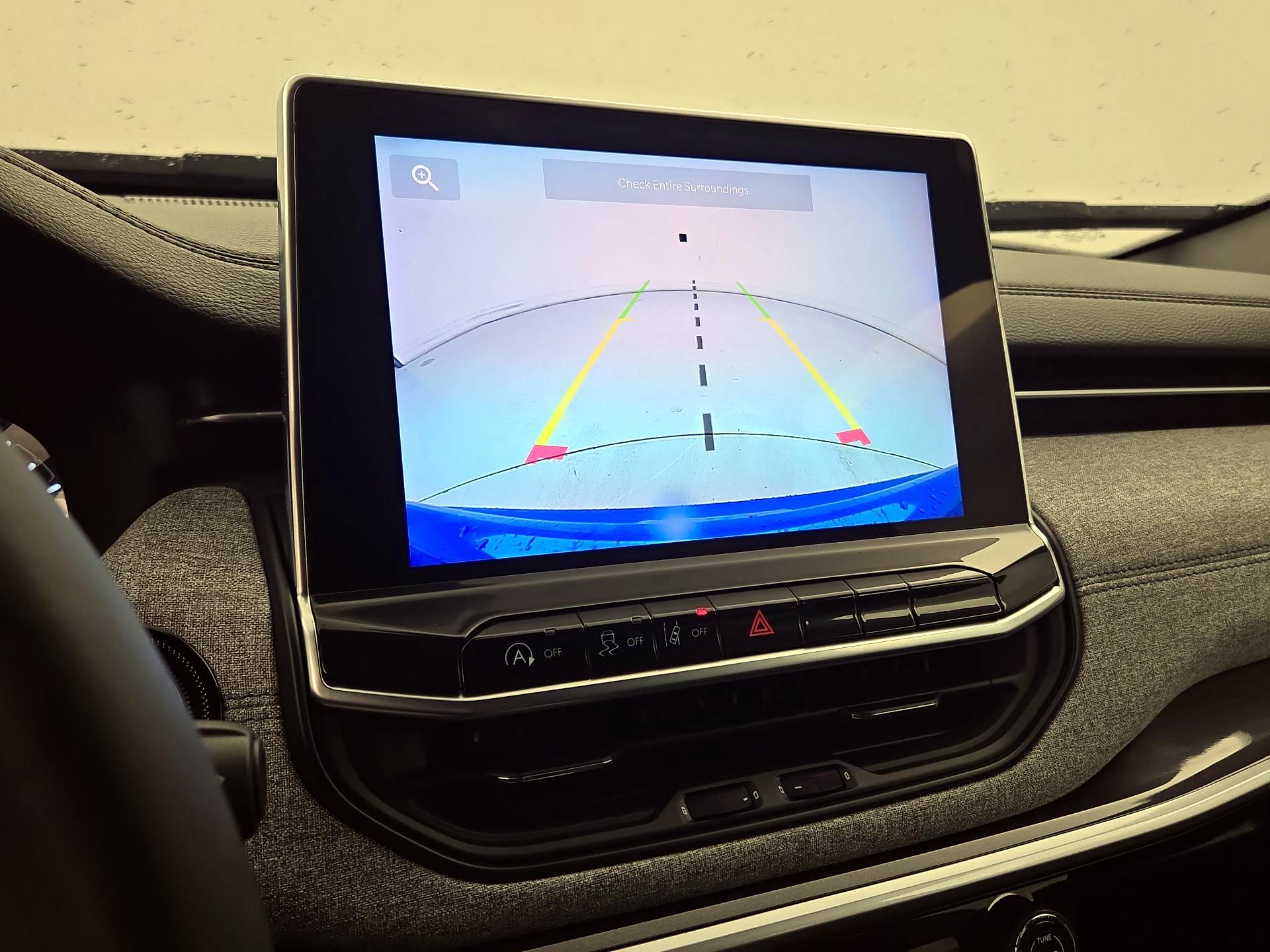 Thumbnail: 2023 Jeep Compass - 14