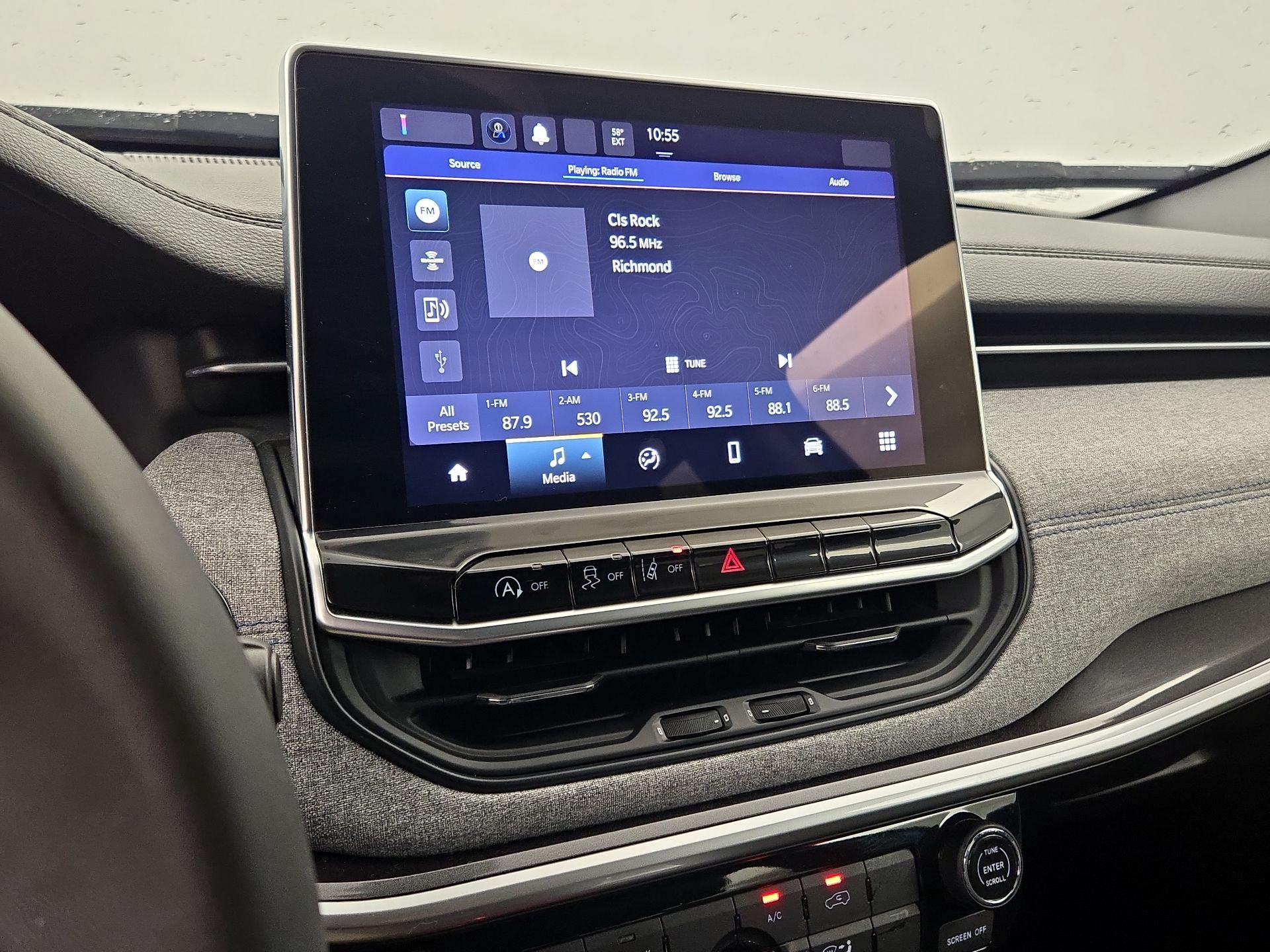 Thumbnail: 2023 Jeep Compass - 15