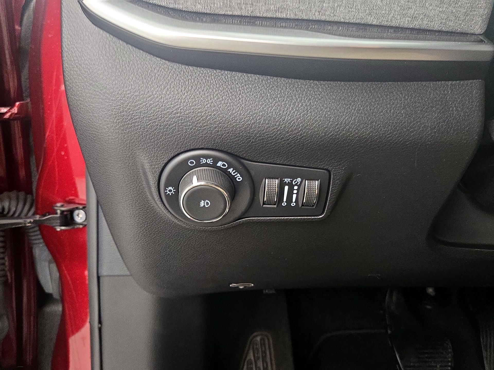 Thumbnail: 2022 Jeep Compass - 13