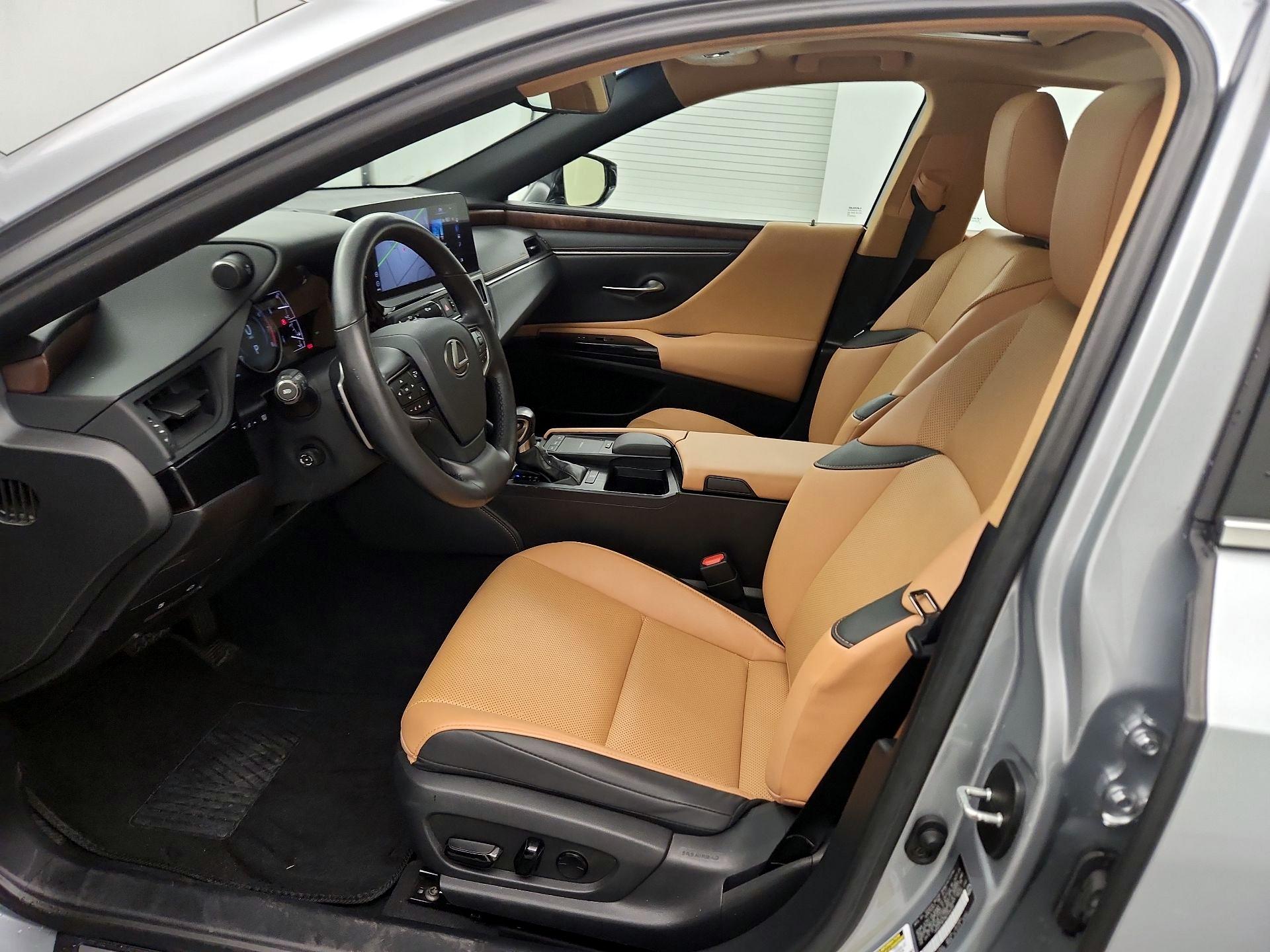 Thumbnail: 2022 Lexus ES - 9